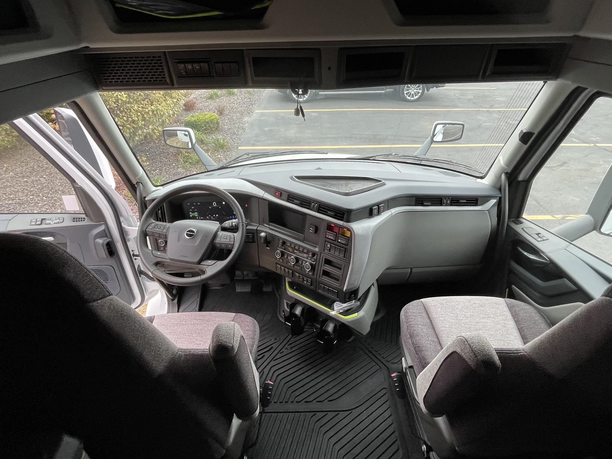 2026 VOLVO VNL64T860 10017173183 2026 VOLVO VNL64T860 10017173183