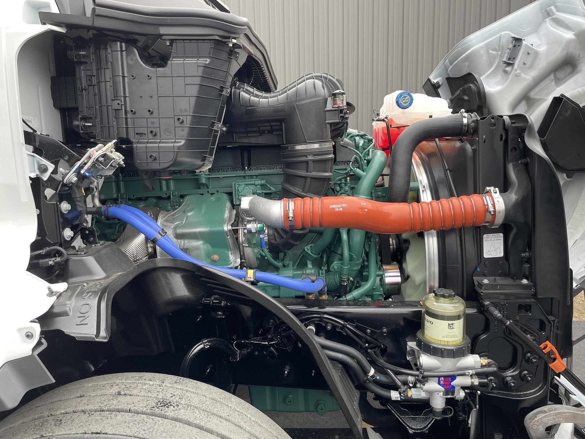 2026 VOLVO VNL64T860 10017173232 2026 VOLVO VNL64T860 10017173232