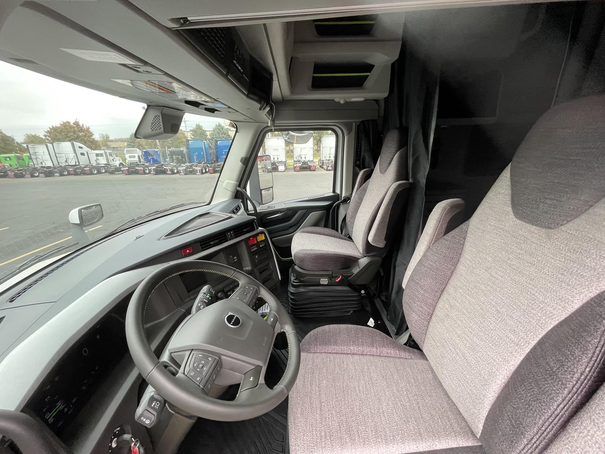 2026 VOLVO VNL64T860 10017173302 2026 VOLVO VNL64T860 10017173302