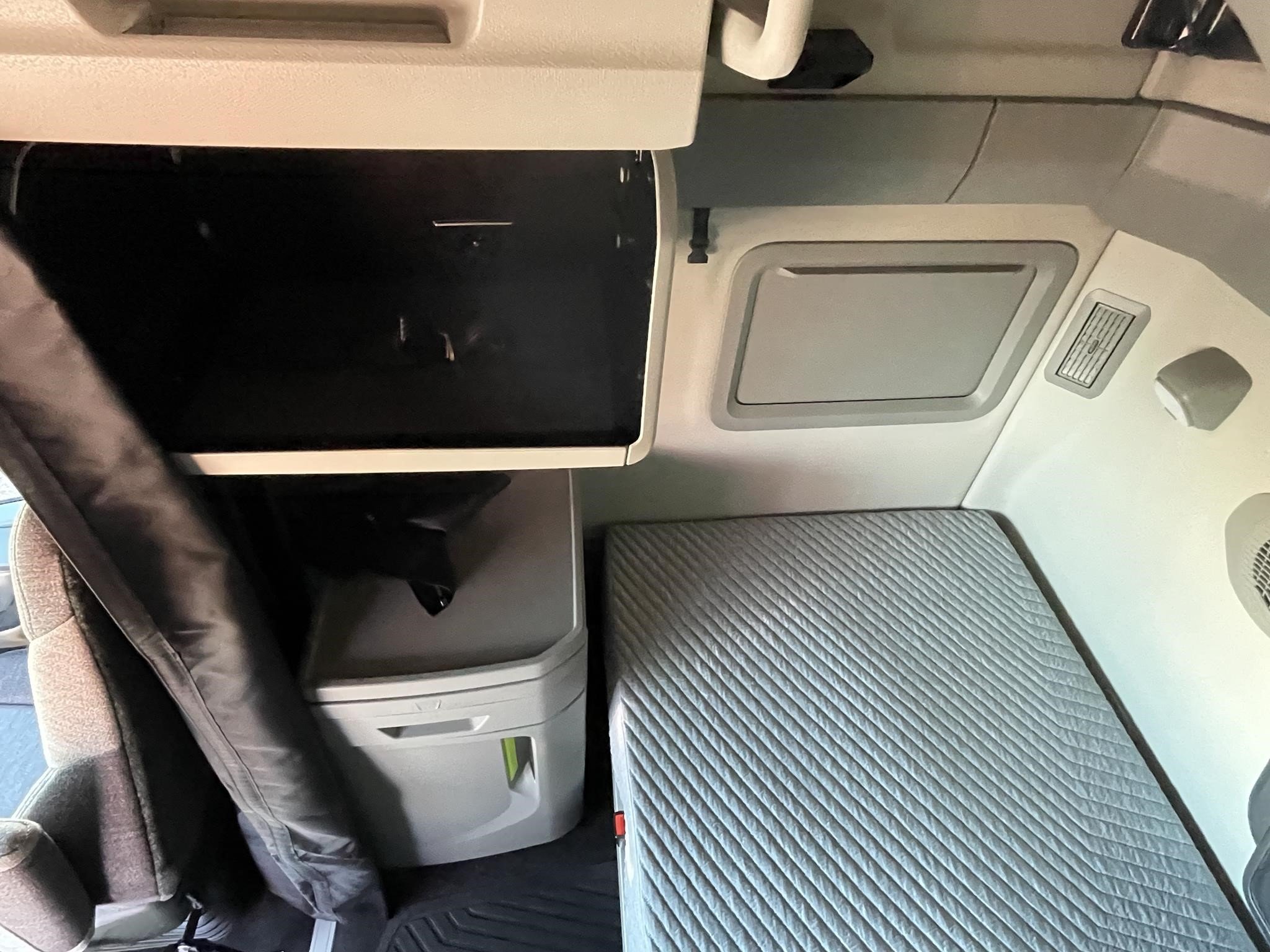 2026 VOLVO VNL64T860 10017175231 2026 VOLVO VNL64T860 10017175231