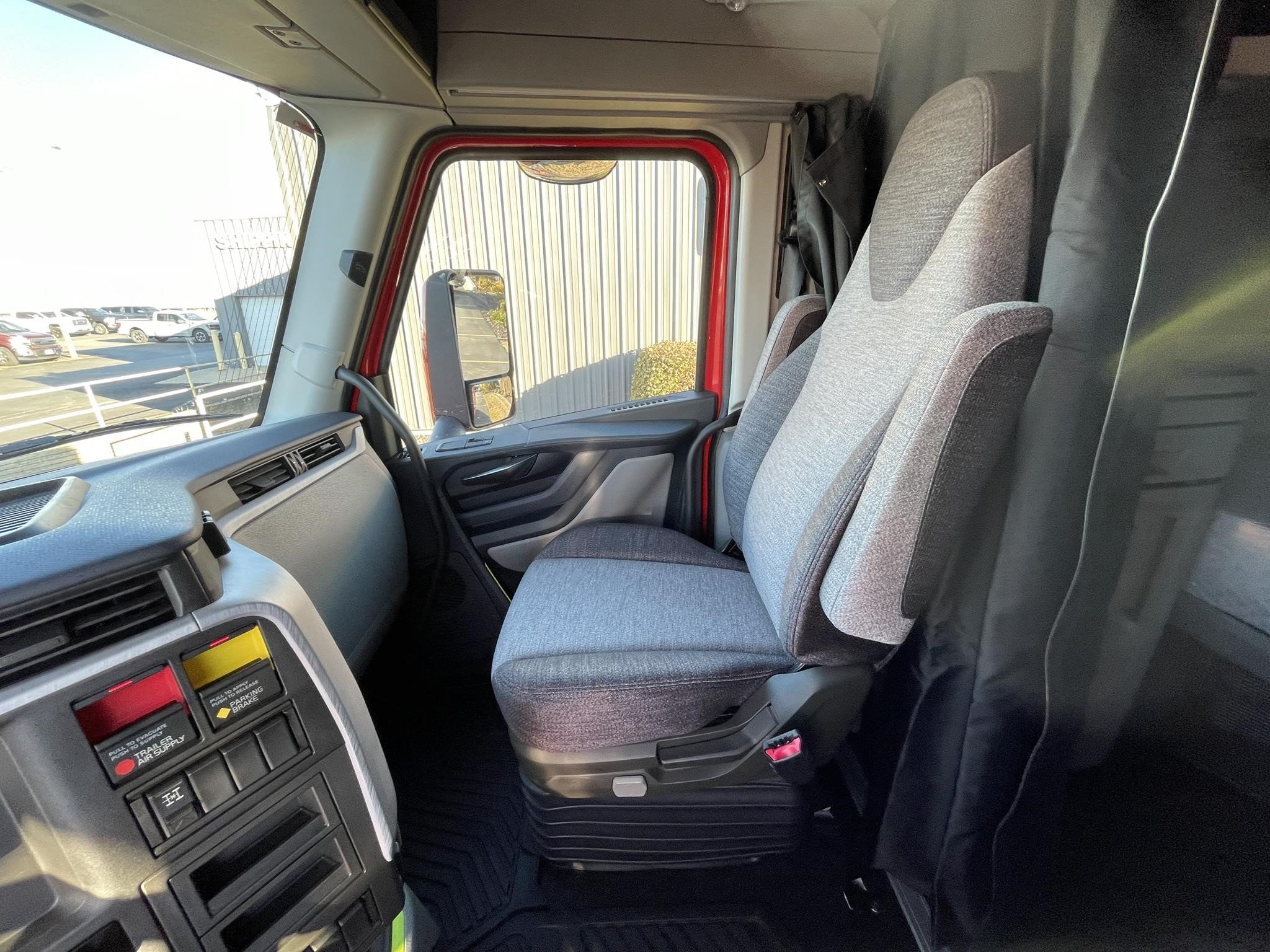 2026 VOLVO VNL64T860 10017175438 2026 VOLVO VNL64T860 10017175438