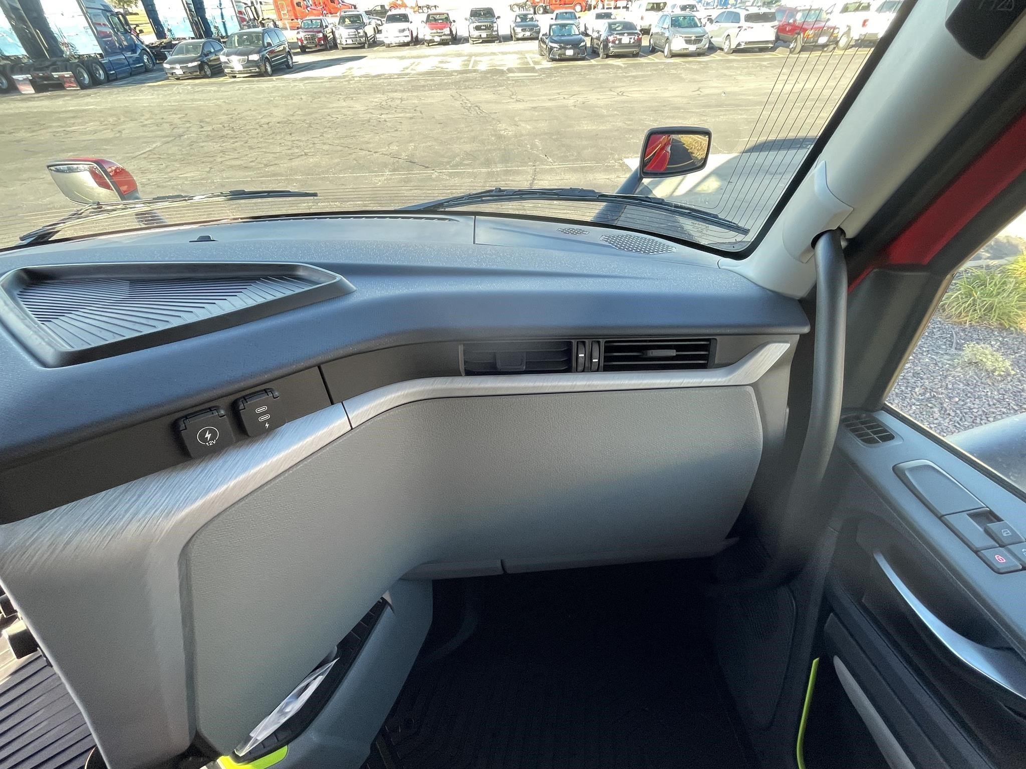 2026 VOLVO VNL64T860 10017175443 2026 VOLVO VNL64T860 10017175443