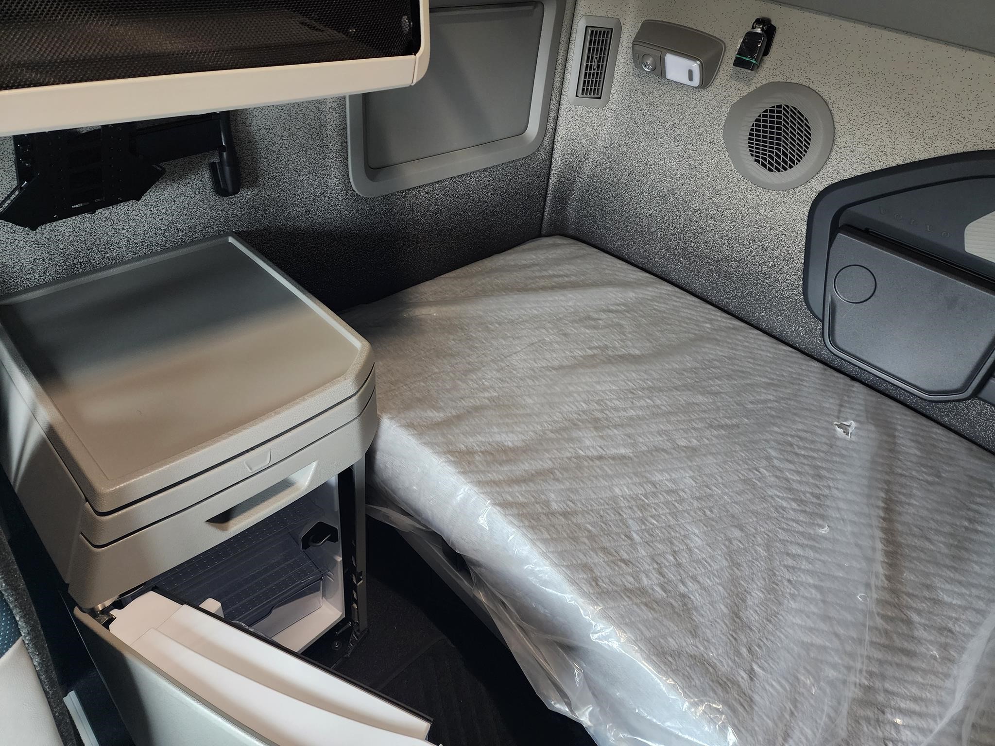 2026 VOLVO VNL64T860 10019651682 2026 VOLVO VNL64T860 10019651682