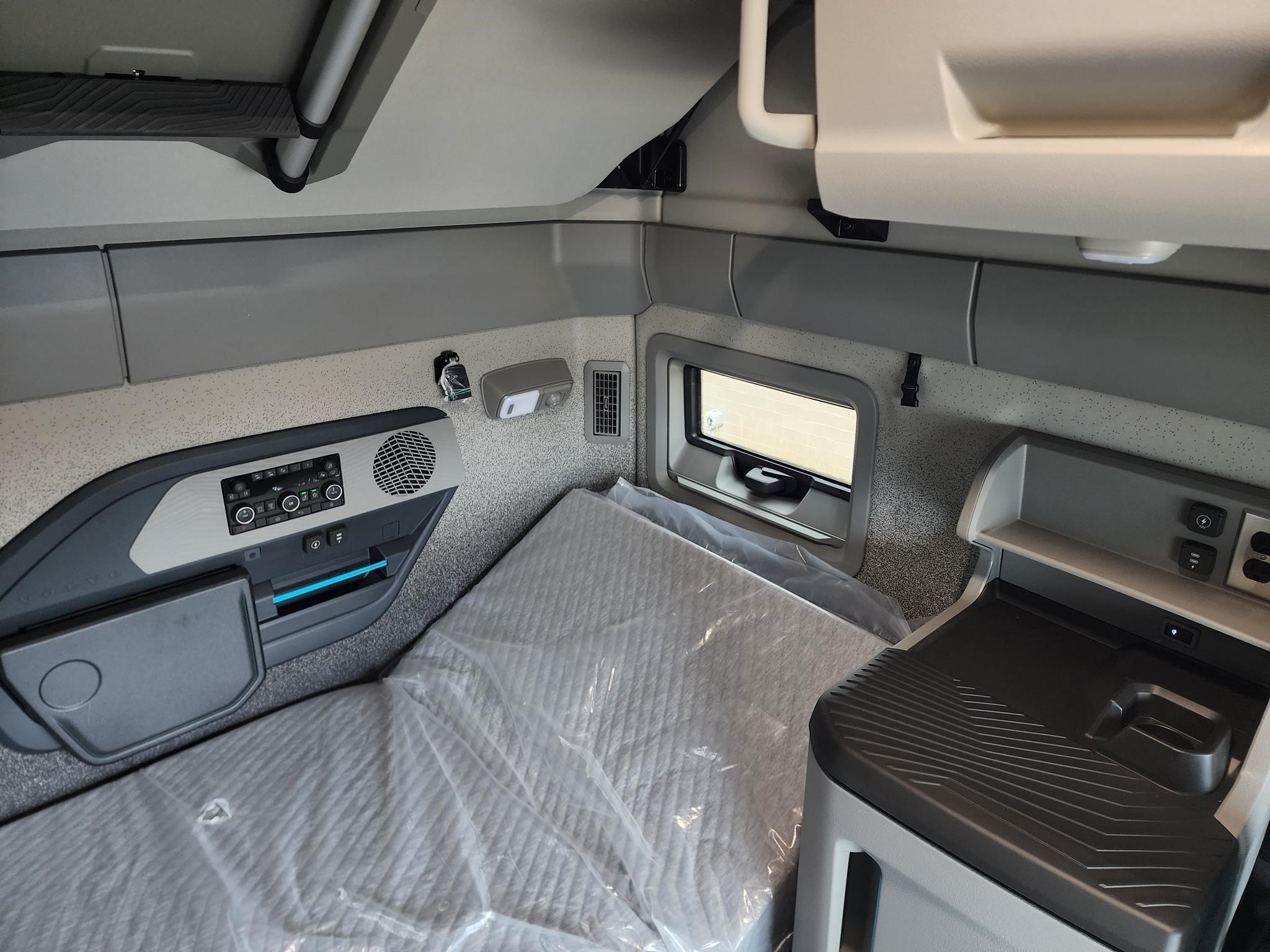 2026 VOLVO VNL64T860 10019651808 2026 VOLVO VNL64T860 10019651808