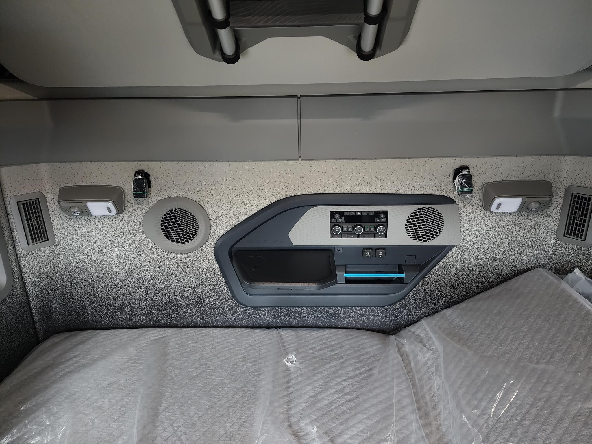 2026 VOLVO VNL64T860 10019651850 2026 VOLVO VNL64T860 10019651850