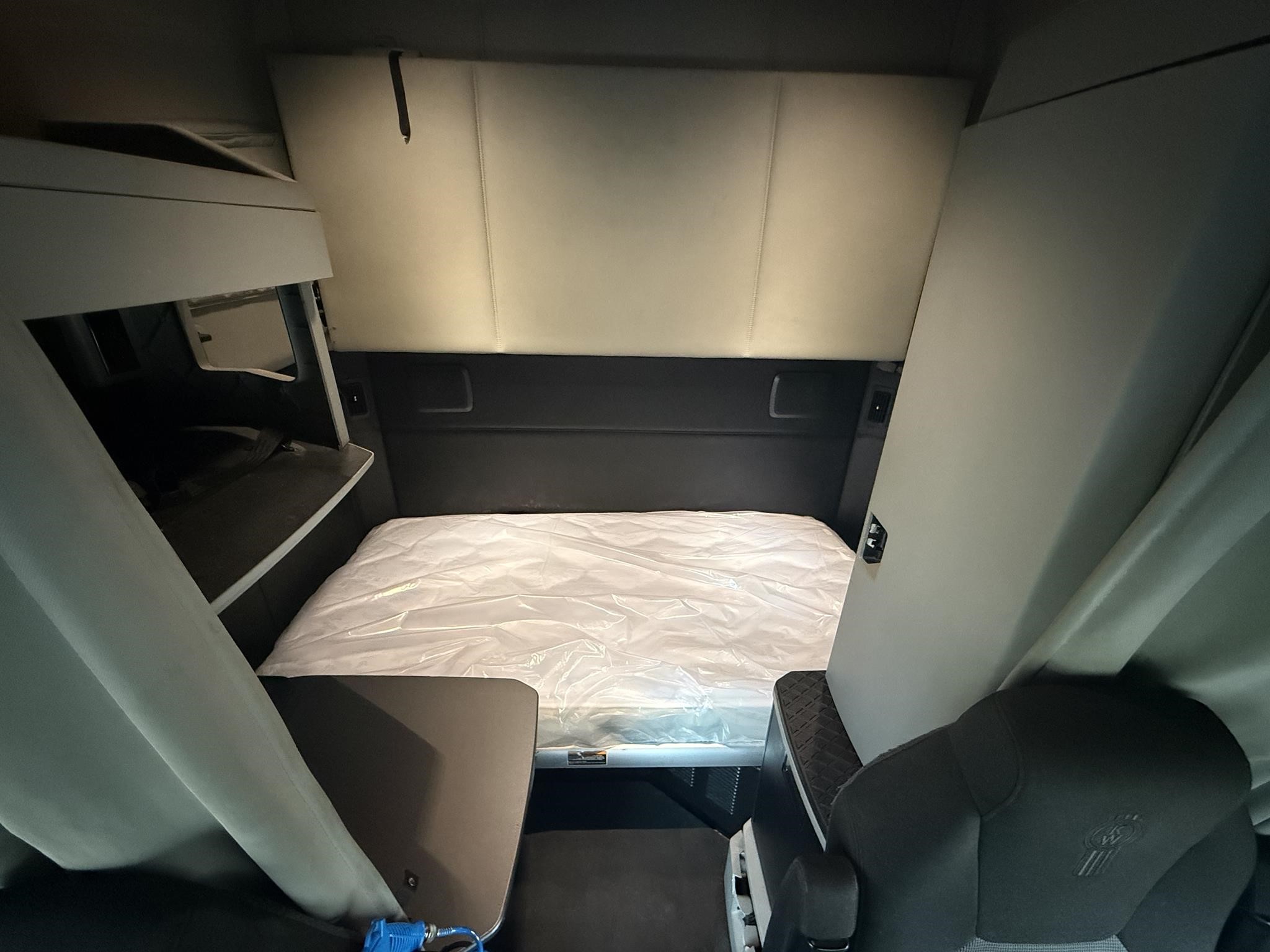 2023 KENWORTH T680 10028731979 2023 KENWORTH T680 10028731979