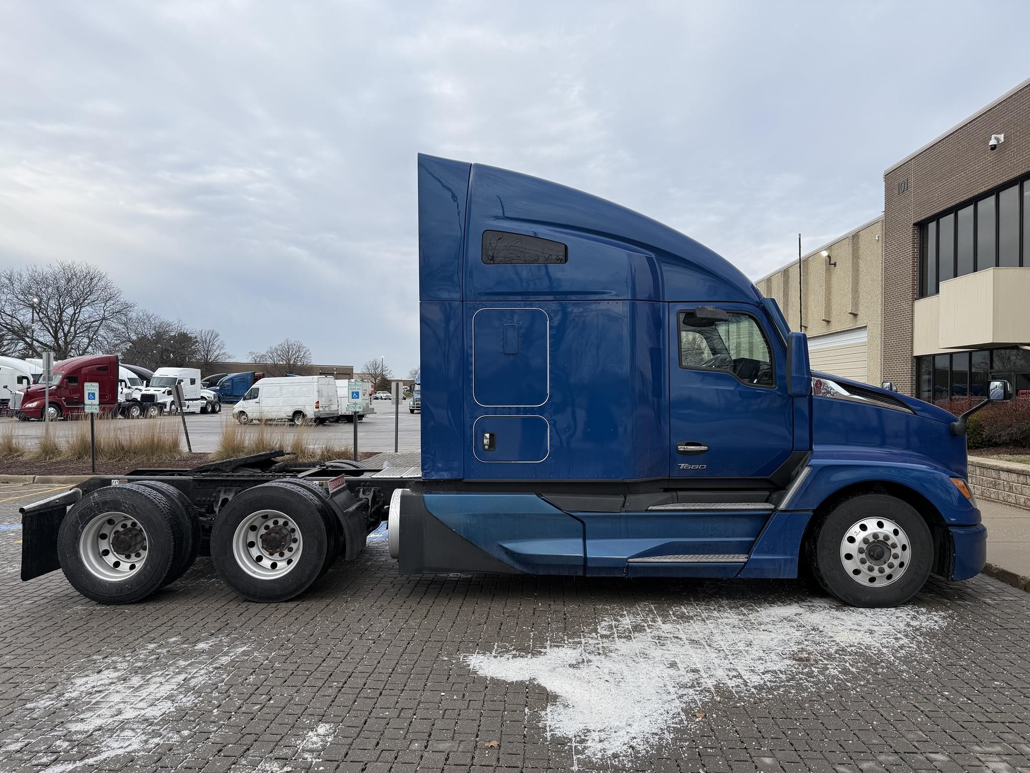 2023 KENWORTH T680 10028731989 2023 KENWORTH T680 10028731989