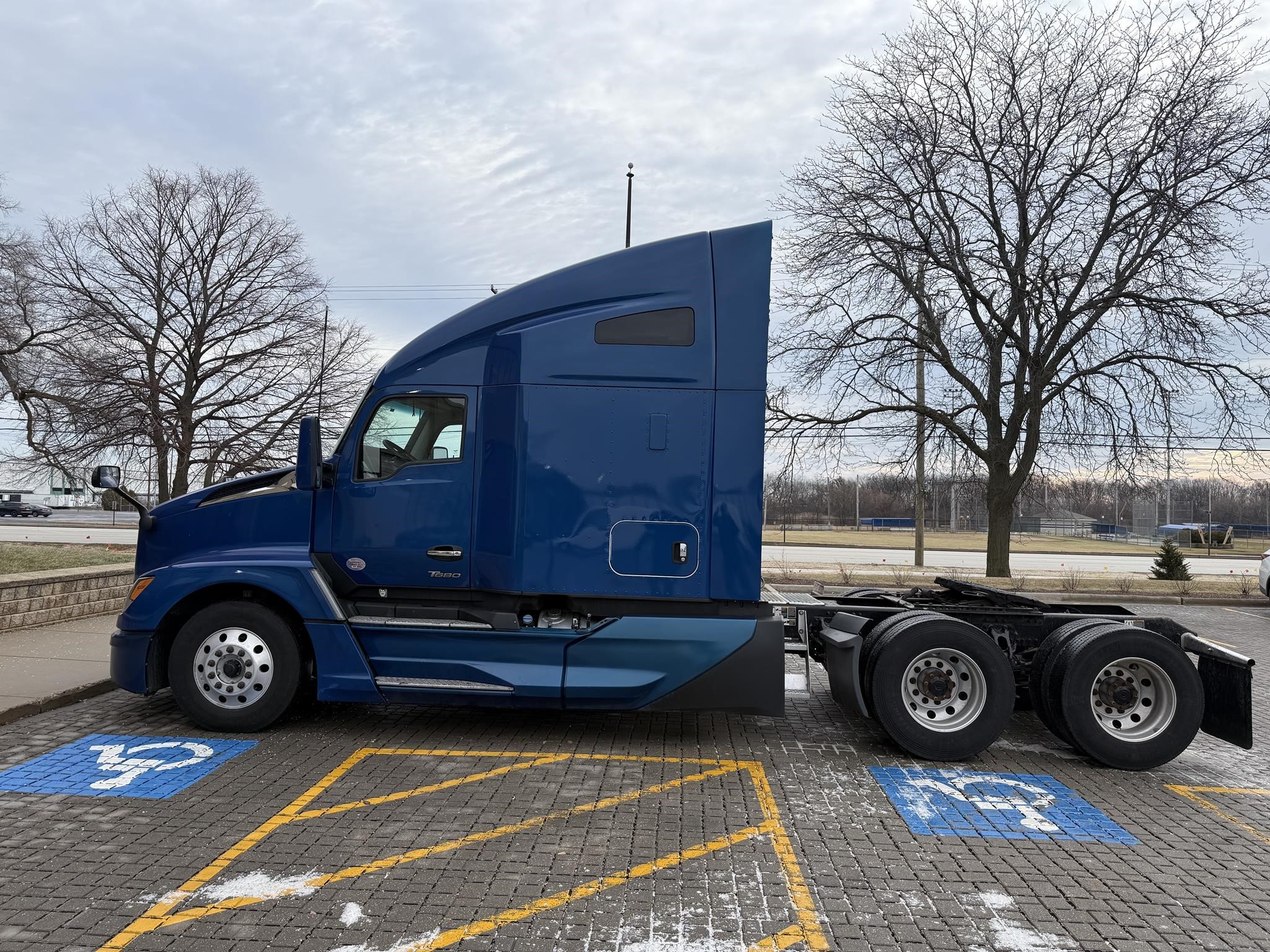 2023 KENWORTH T680 10028732049 2023 KENWORTH T680 10028732049