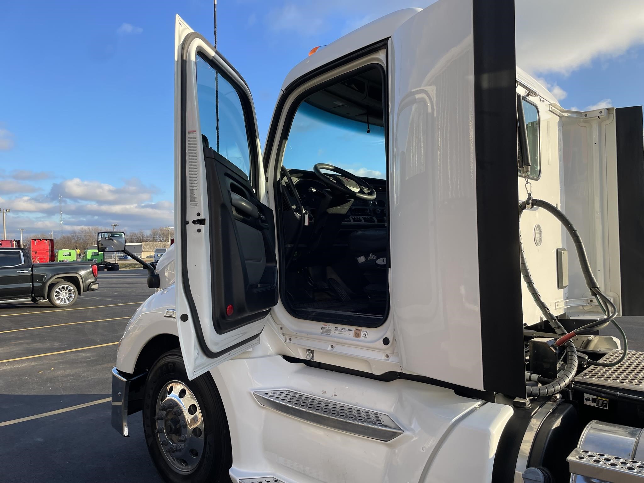 2023 KENWORTH T680 10029099124 2023 KENWORTH T680 10029099124