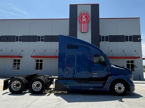 2023 KENWORTH T680 2023 KENWORTH T680 - image 4 of 6