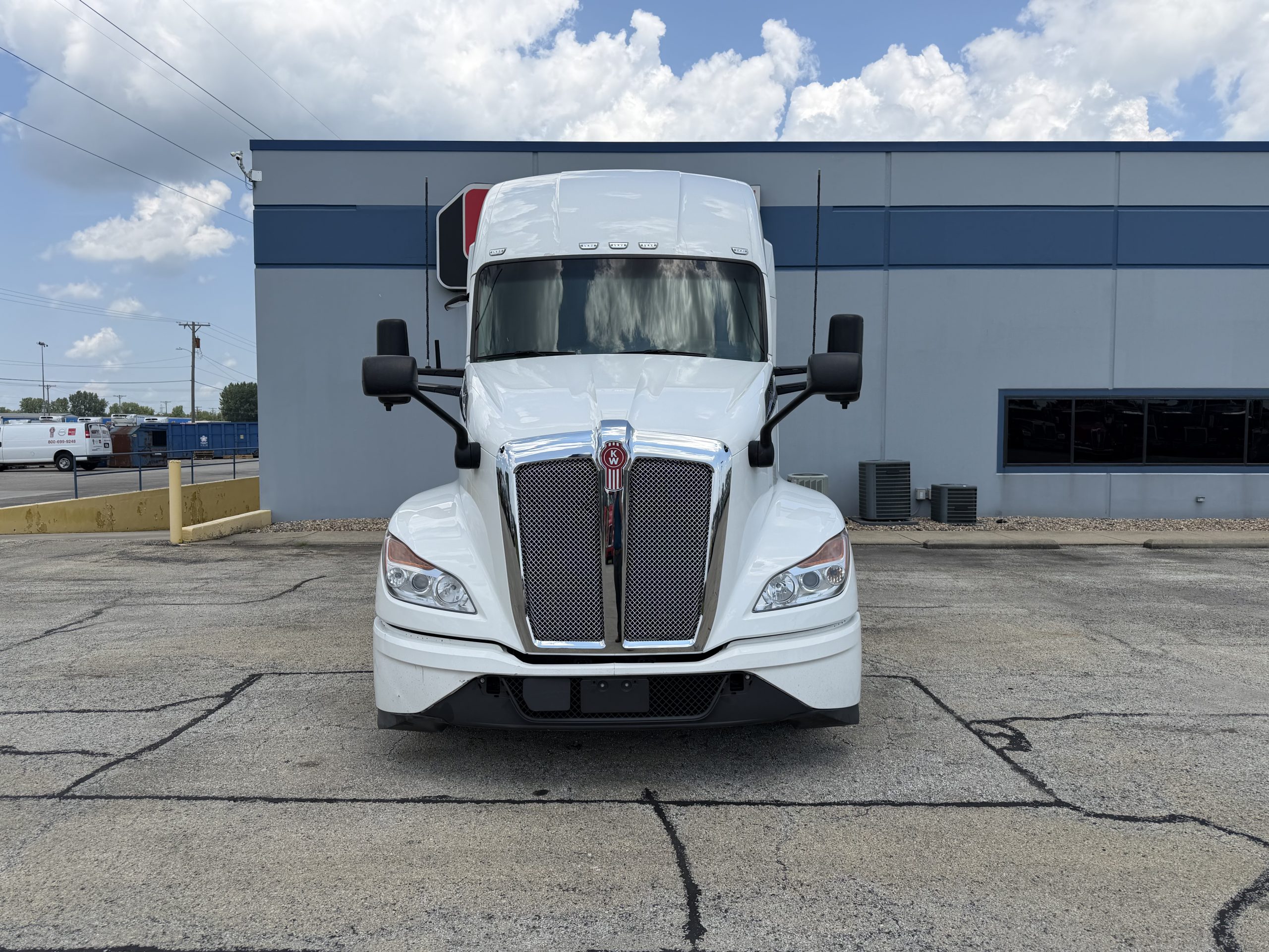 2023 KENWORTH T680 2023 KENWORTH T680 - image 3 of 6