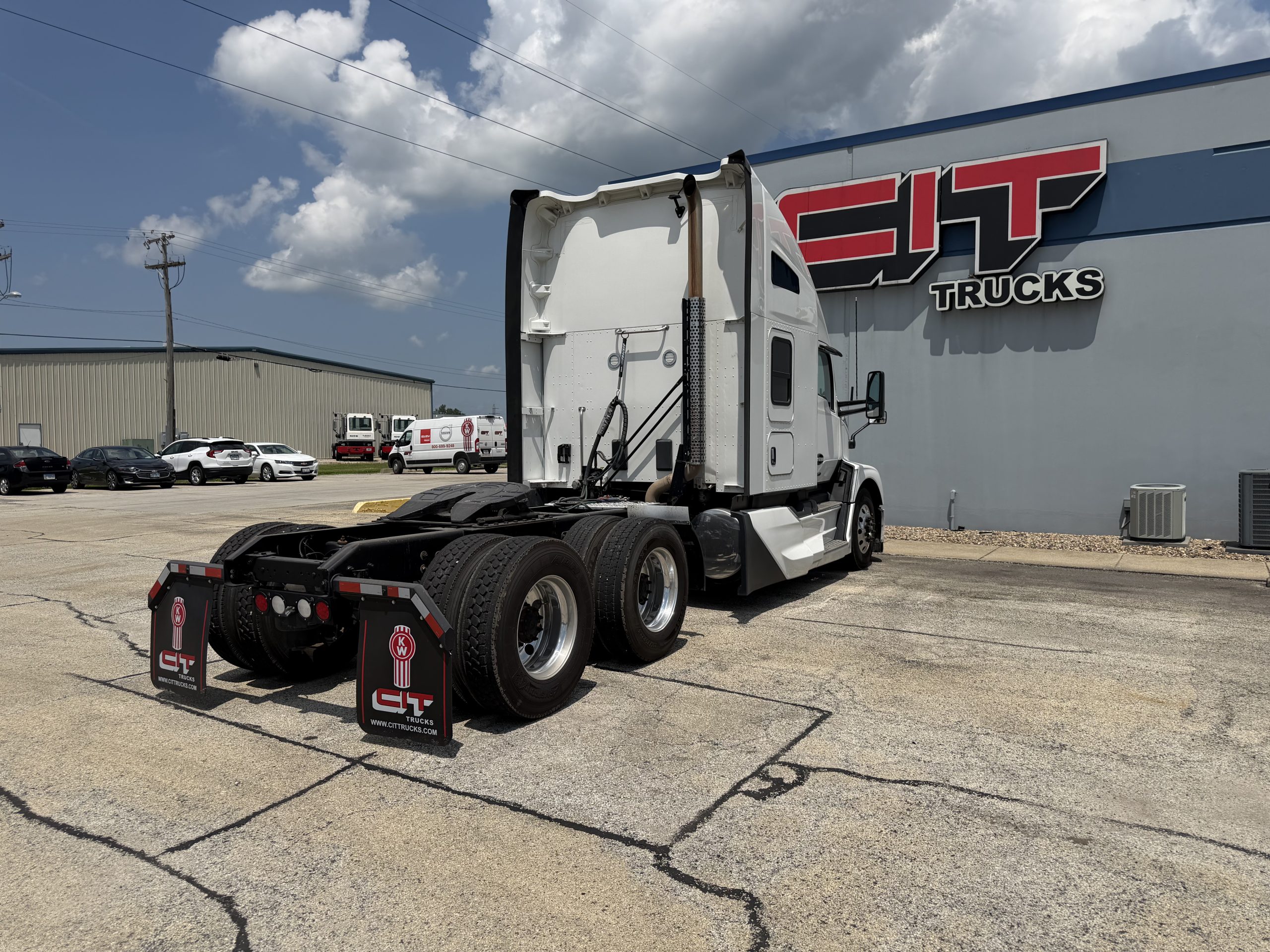 2023 KENWORTH T680 2023 KENWORTH T680 - image 2 of 6