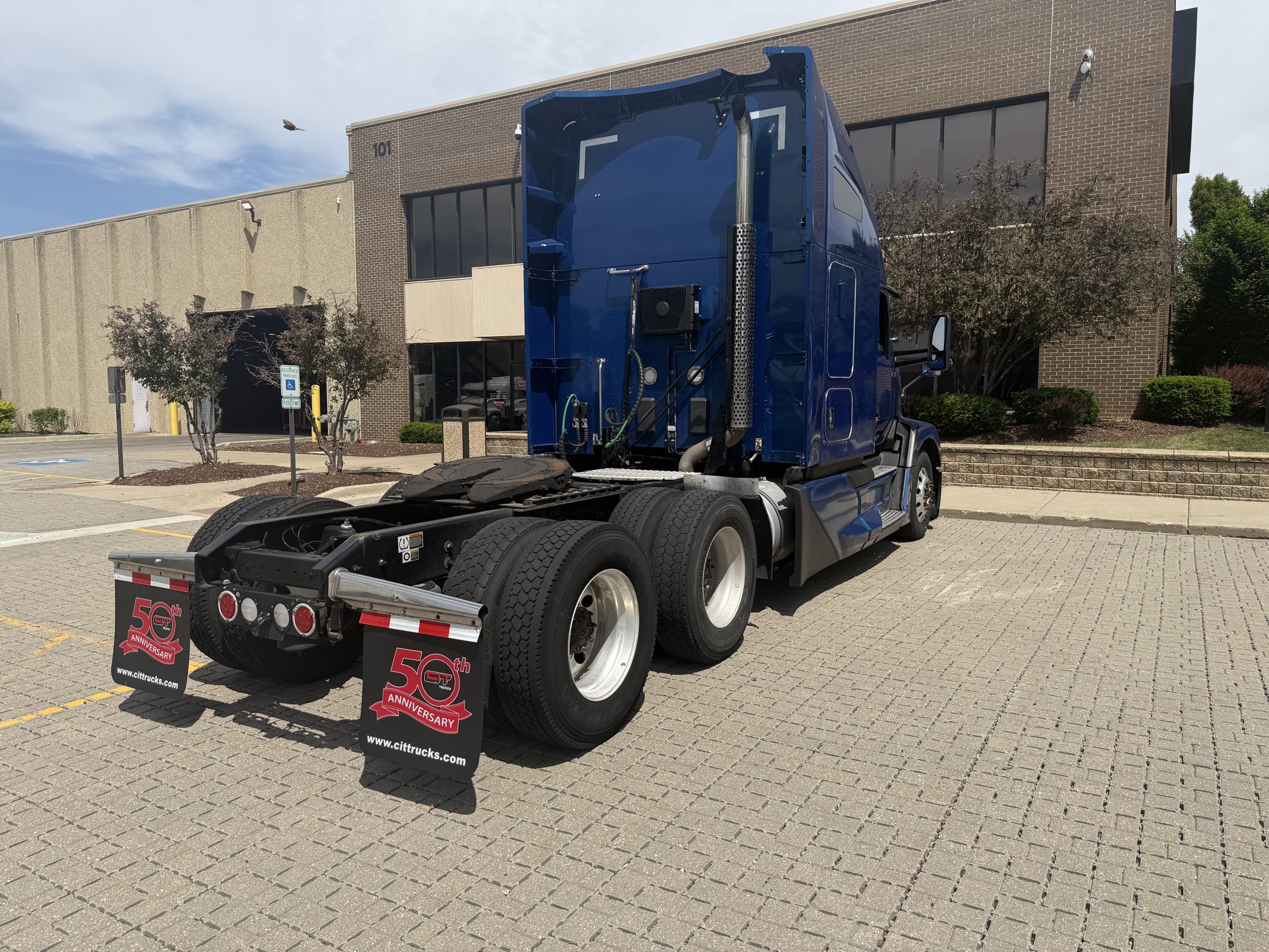 2022 KENWORTH T680 - image 5 of 6