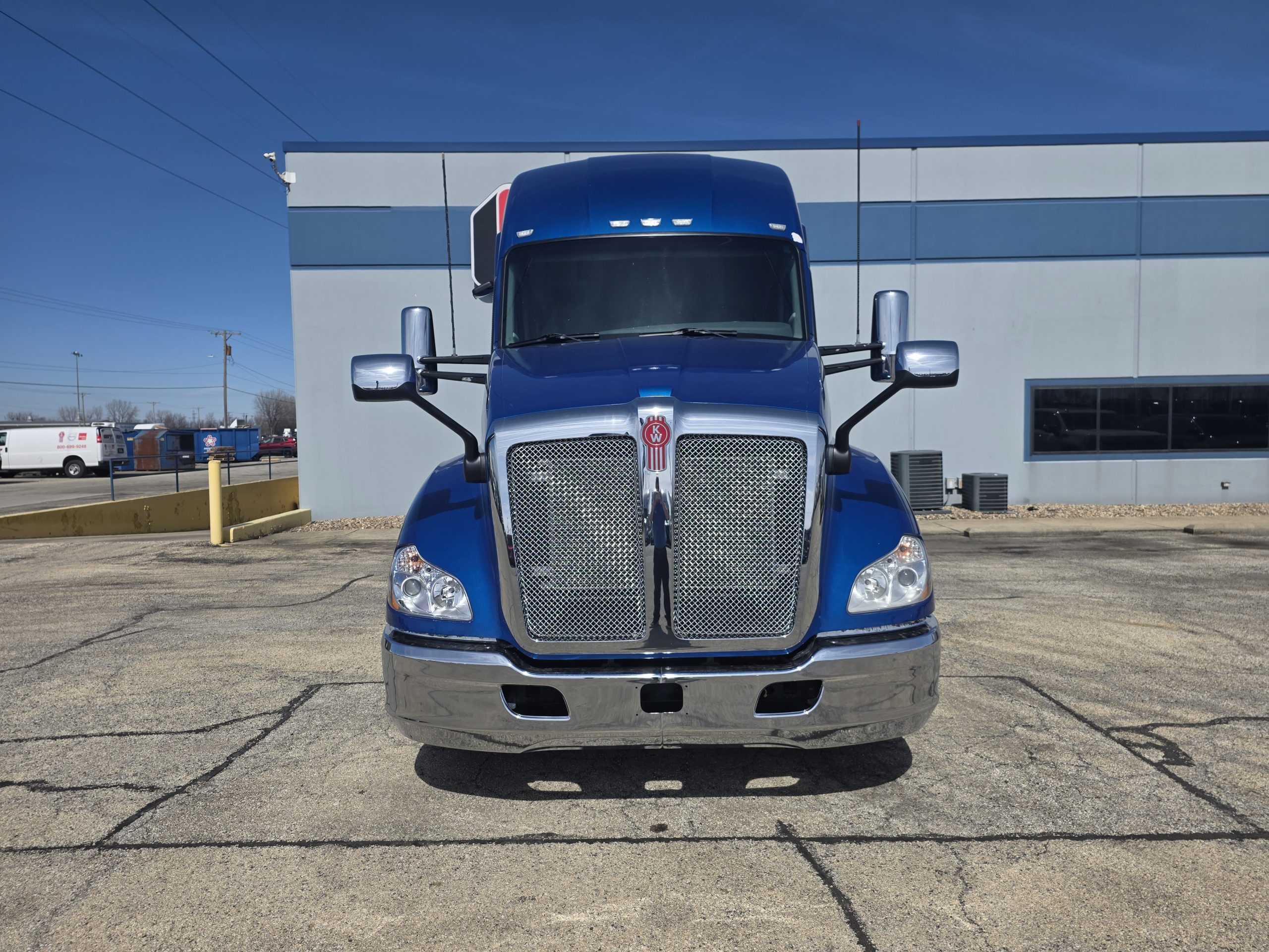 2019 KENWORTH T680 2019 KENWORTH T680 - image 2 of 6