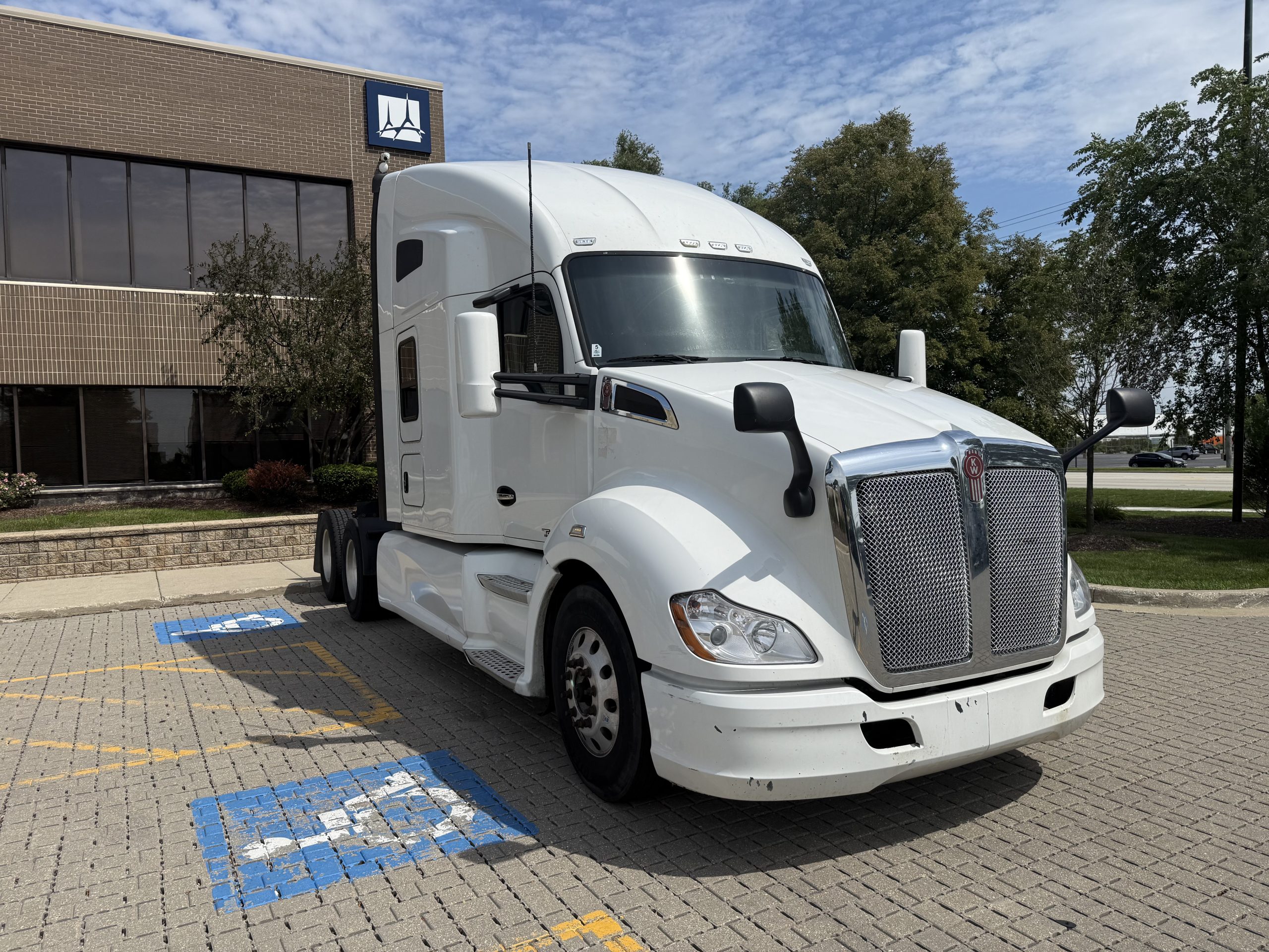 2022 KENWORTH T680 2022 KENWORTH T680 - image 3 of 6