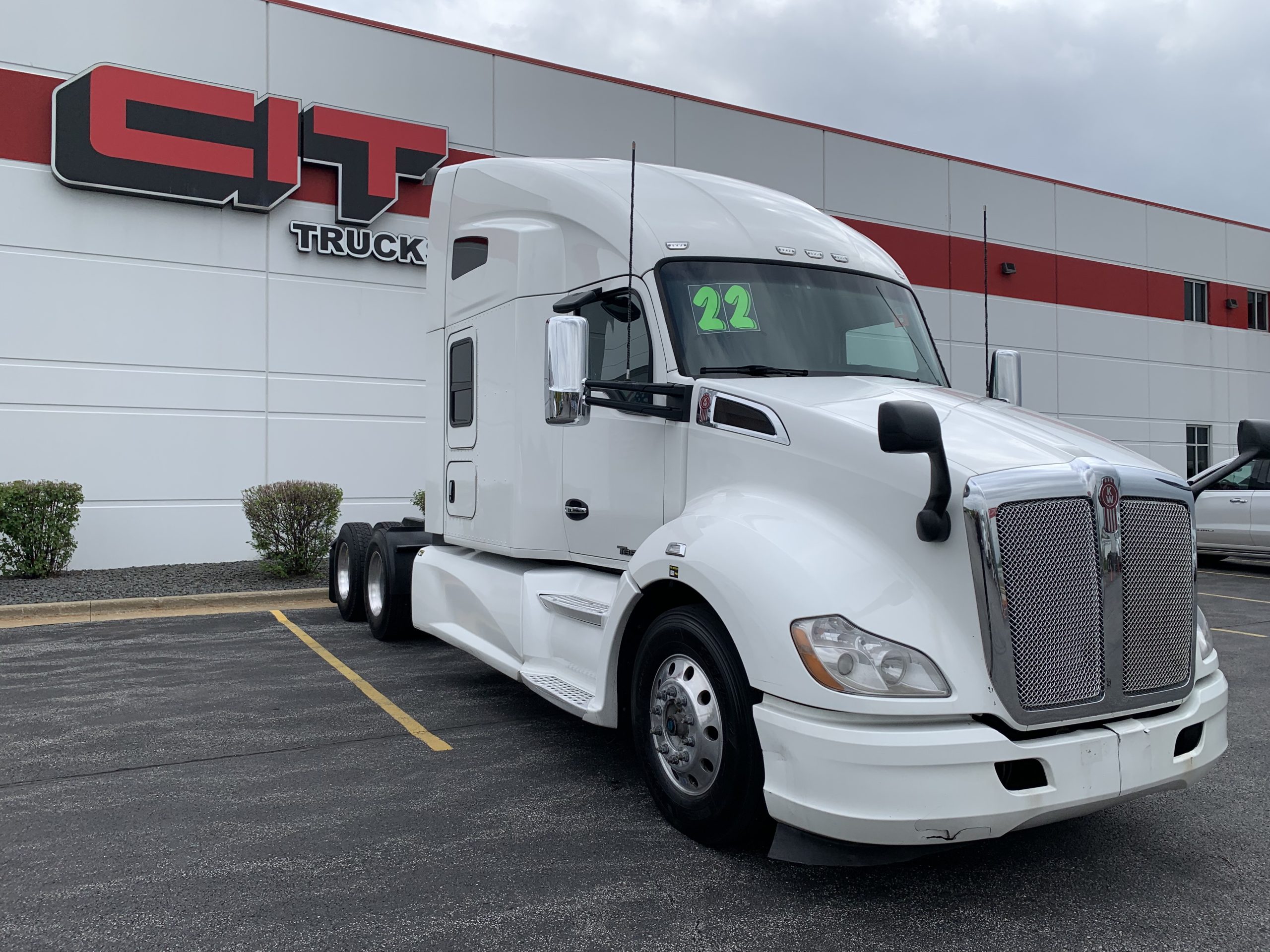 2022 KENWORTH T680 - image 3 of 6