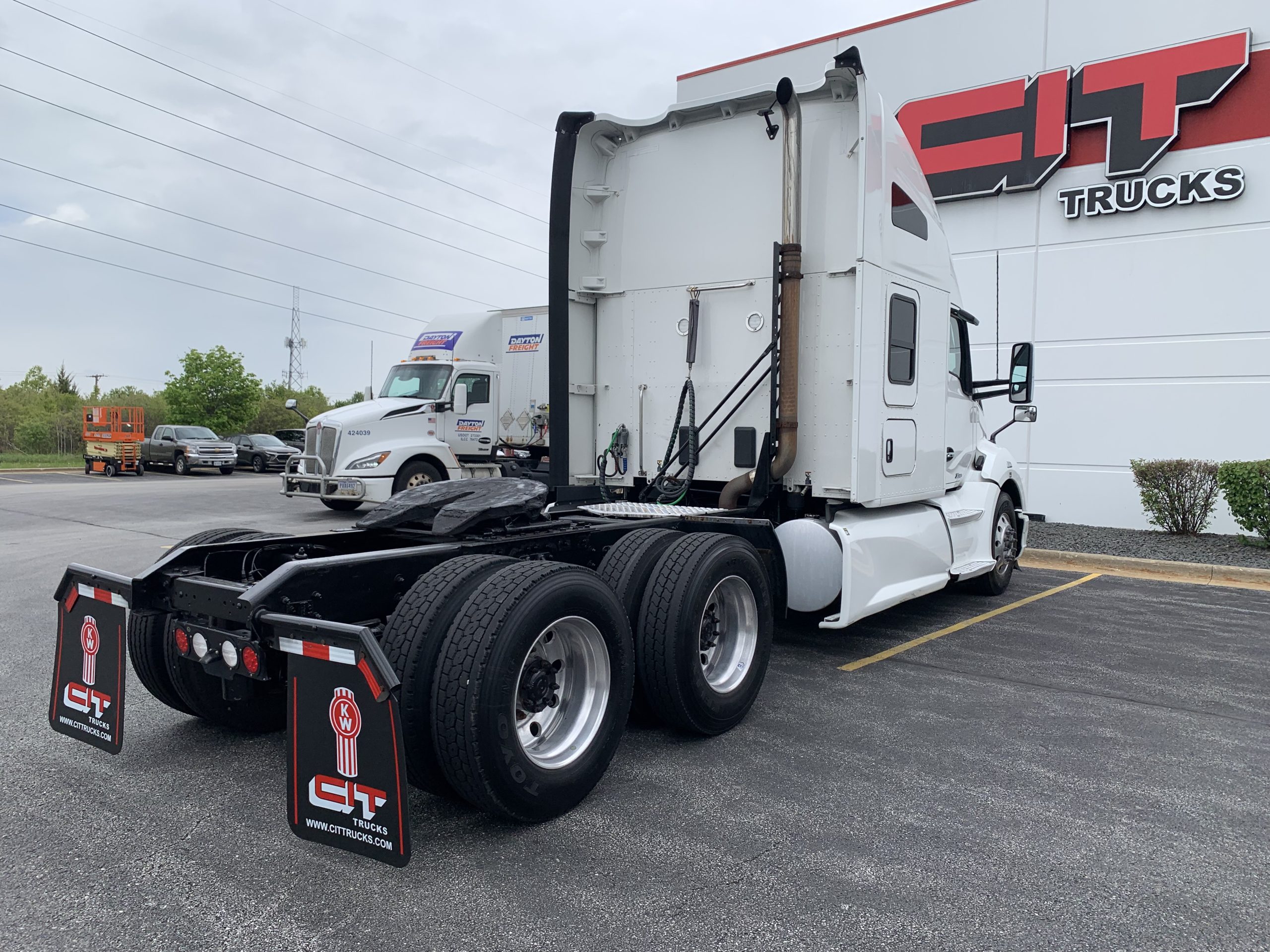 2022 KENWORTH T680 - image 5 of 6