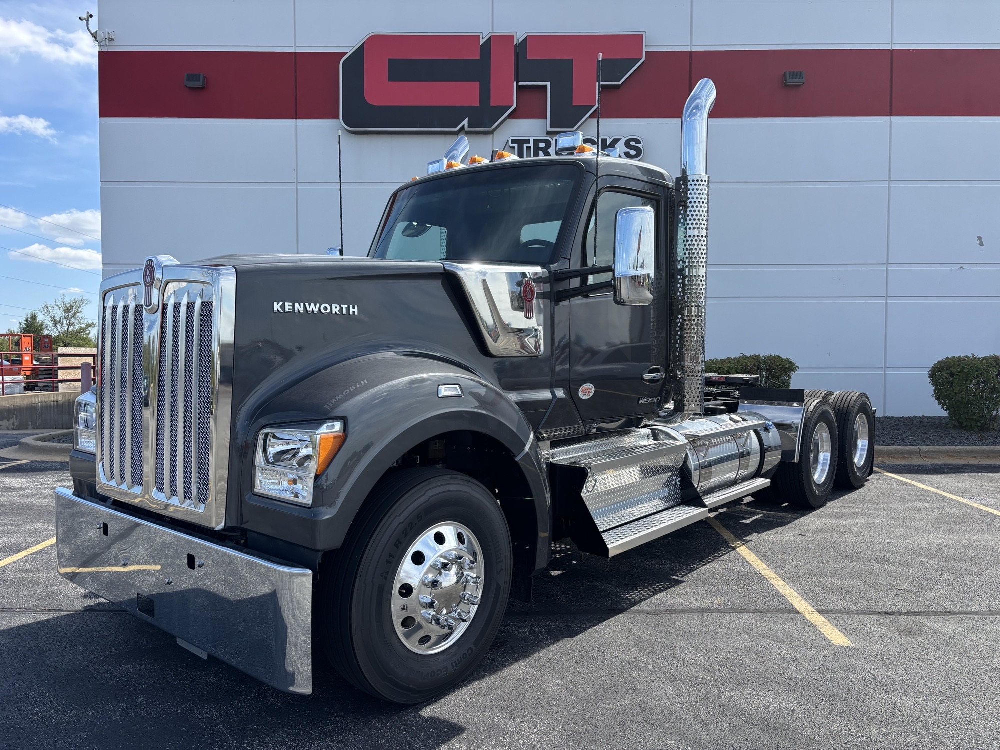 NEW 2027 KENWORTH W990 NEW 2027 KENWORTH W990 - image 1 of 6