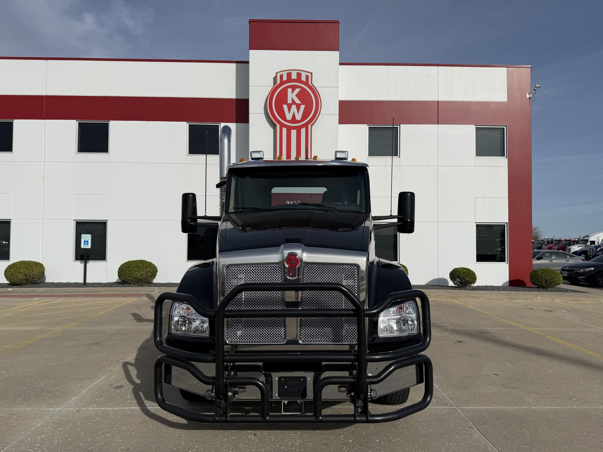 2020 KENWORTH T880 - image 2 of 6