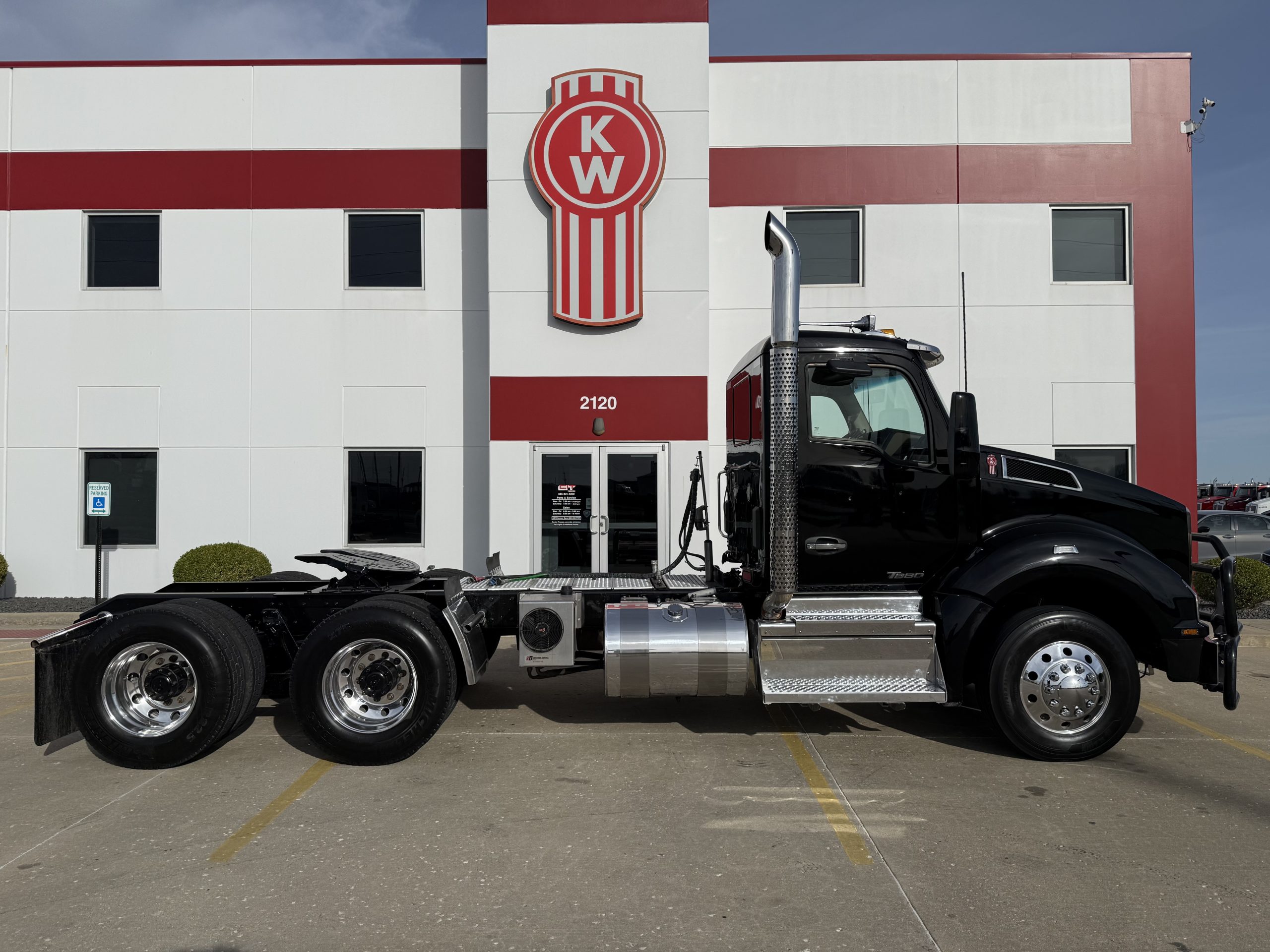 2020 KENWORTH T880 - image 4 of 6
