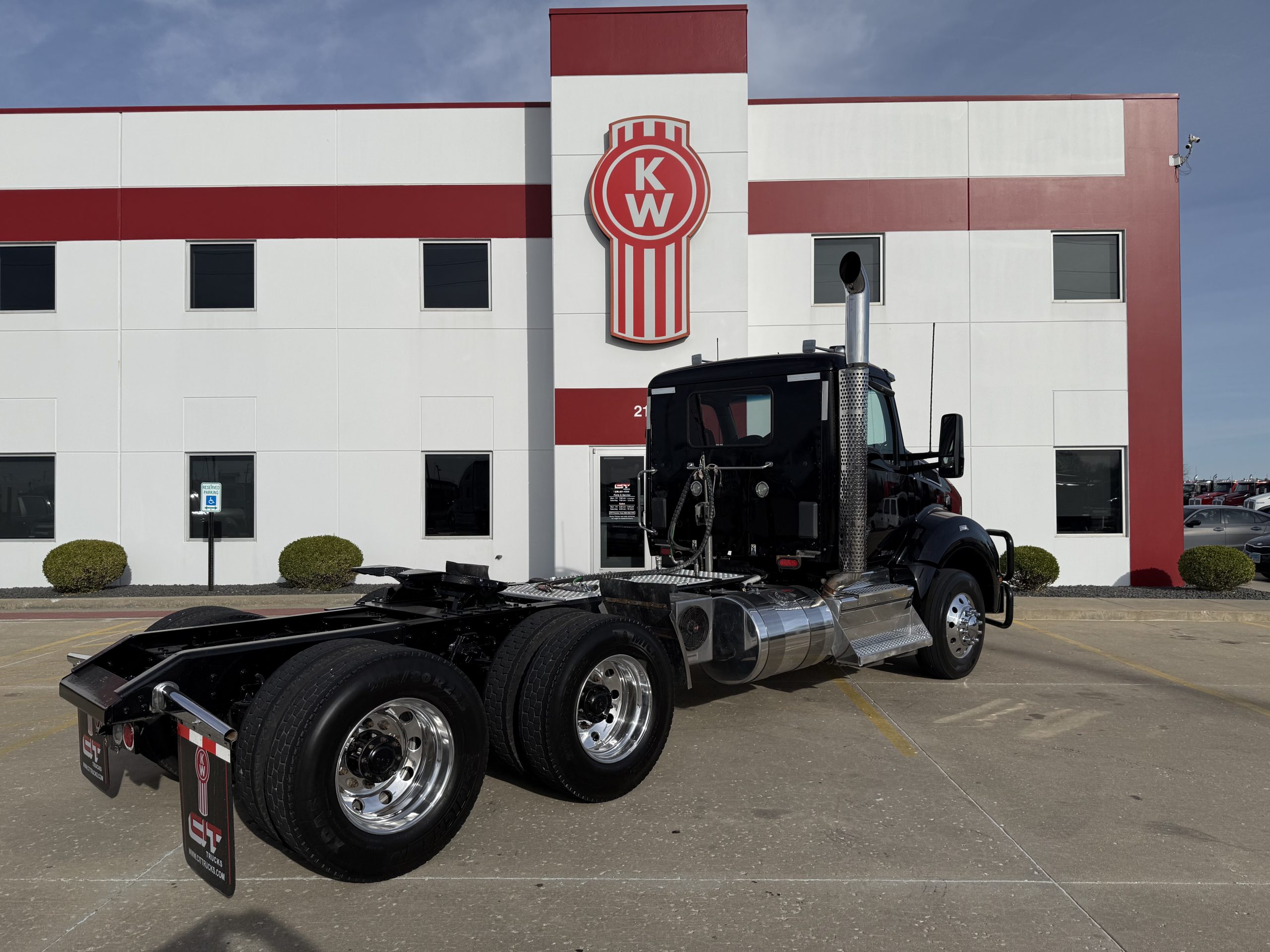 2020 KENWORTH T880 - image 5 of 6