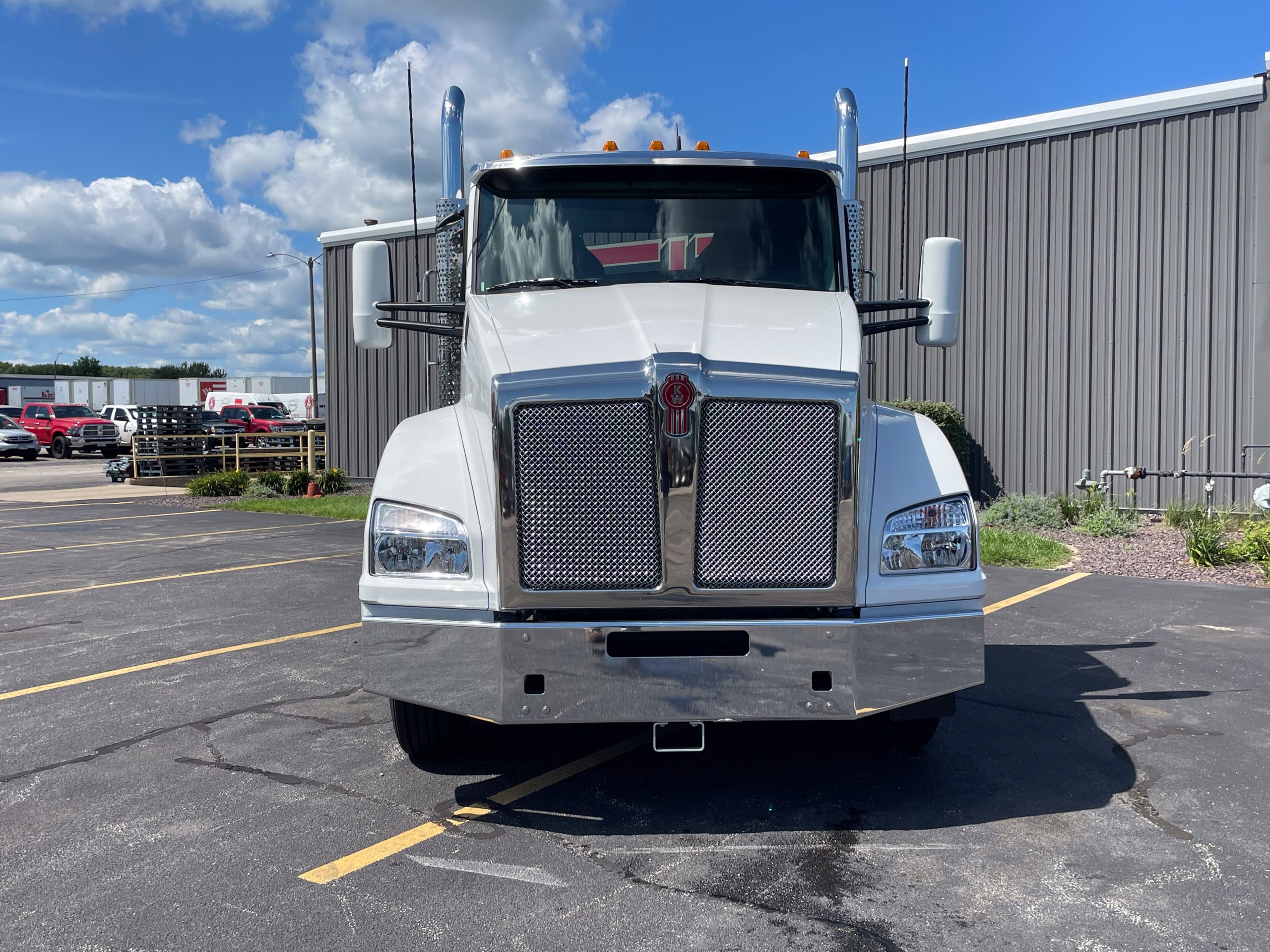 NEW 2027 KENWORTH T880 NEW 2027 KENWORTH T880 - image 2 of 6