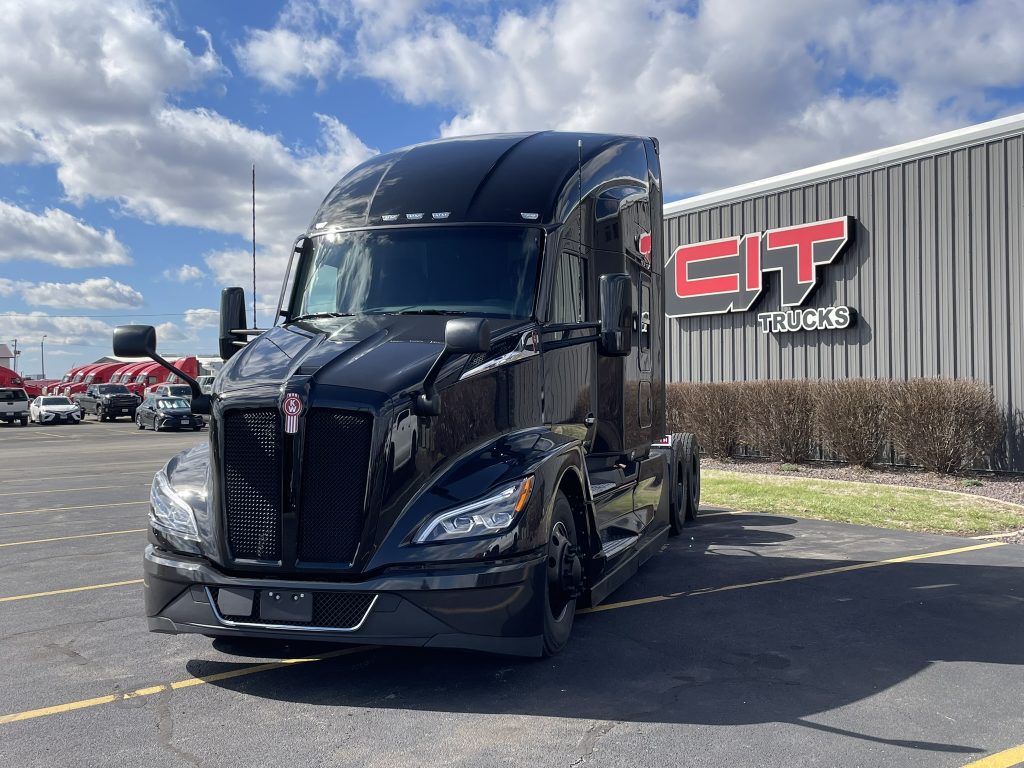KENWORTH CAT トラクターヘッド ブラック ケンワース トレーラー IMG_0282-1-1024x768.jpeg