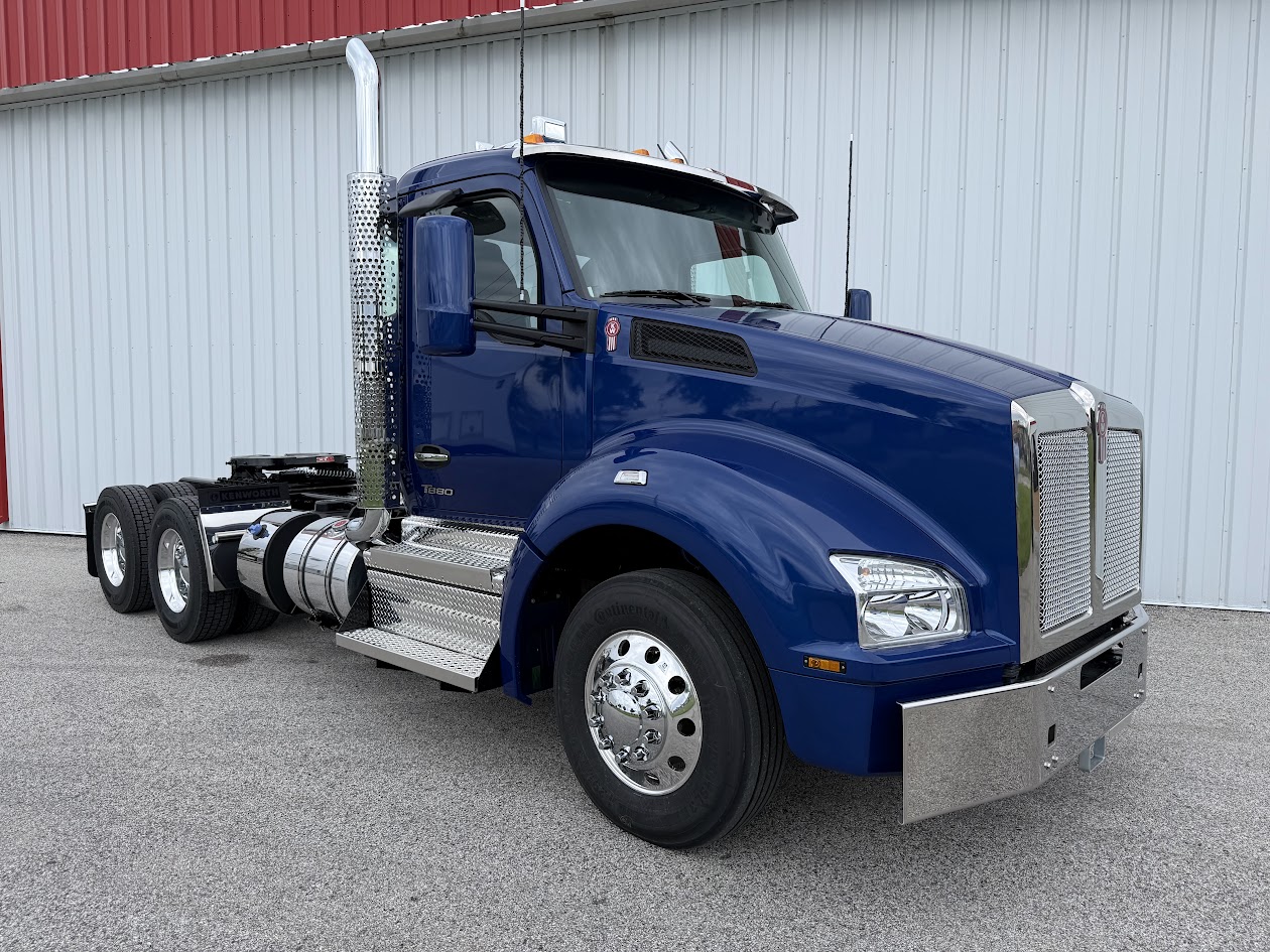 NEW 2027 KENWORTH T880 NEW 2027 KENWORTH T880 - image 2 of 6