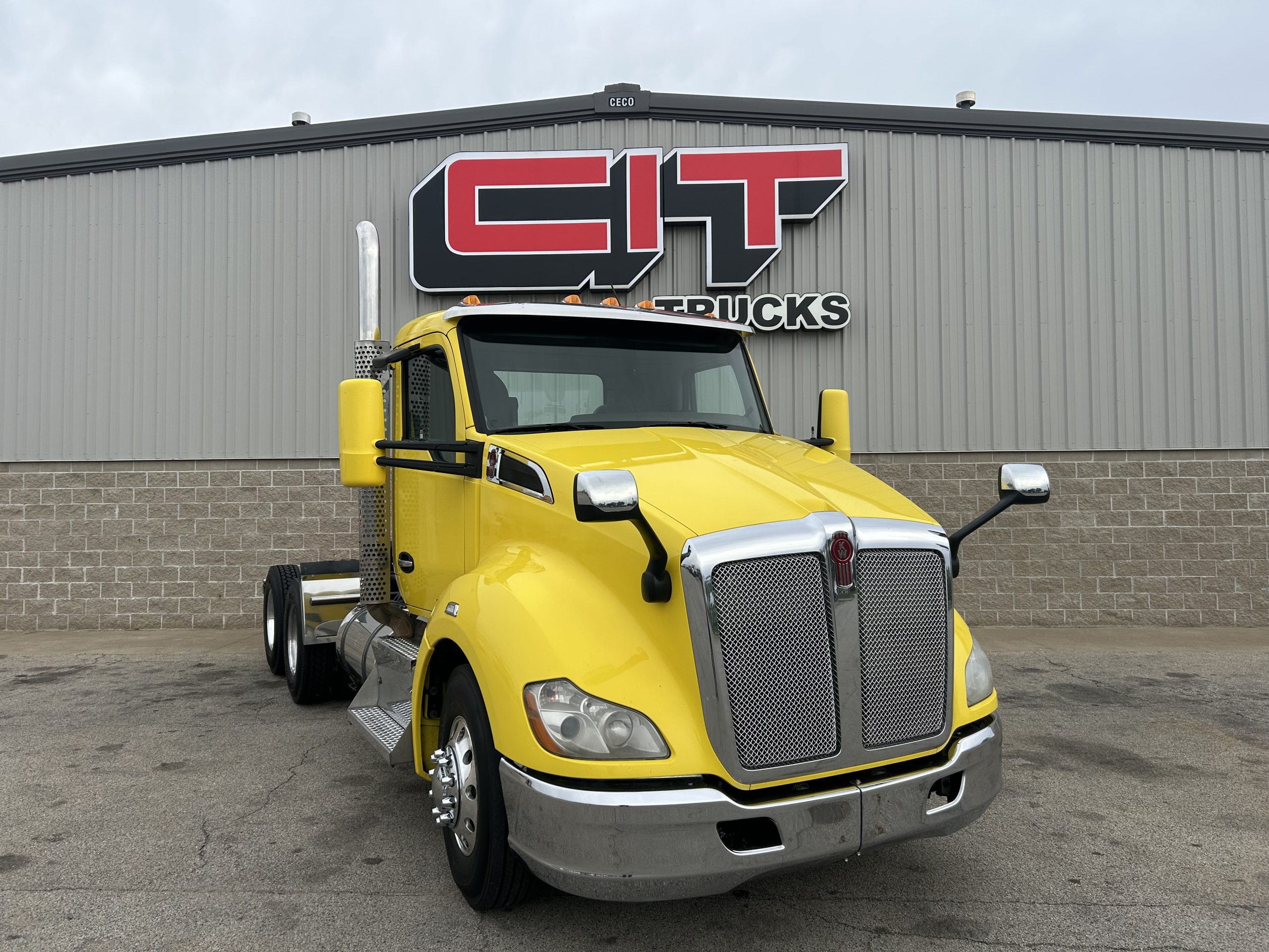 2016 KENWORTH T680 2016 KENWORTH T680 - image 3 of 6