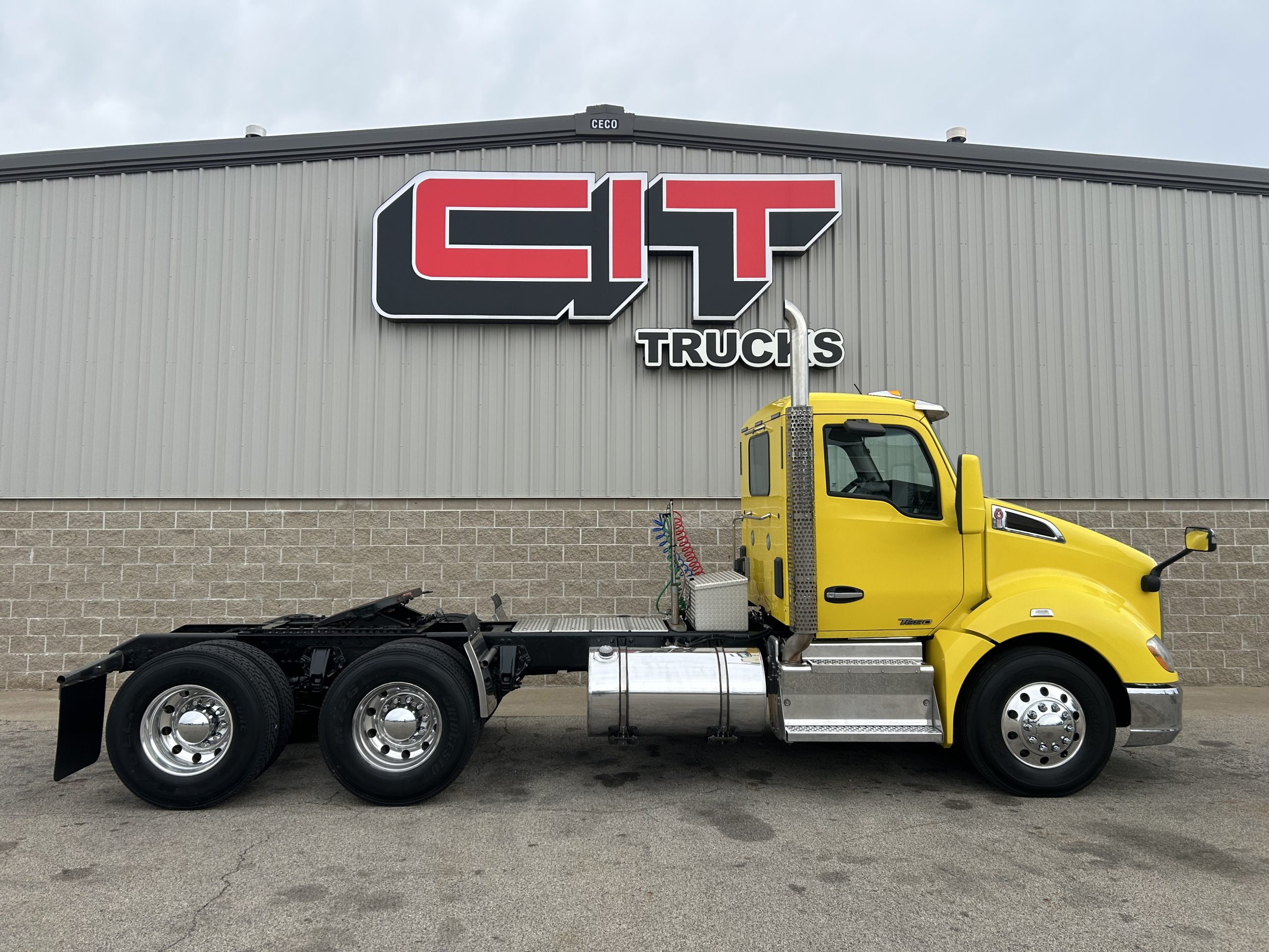 2016 KENWORTH T680 2016 KENWORTH T680 - image 4 of 6