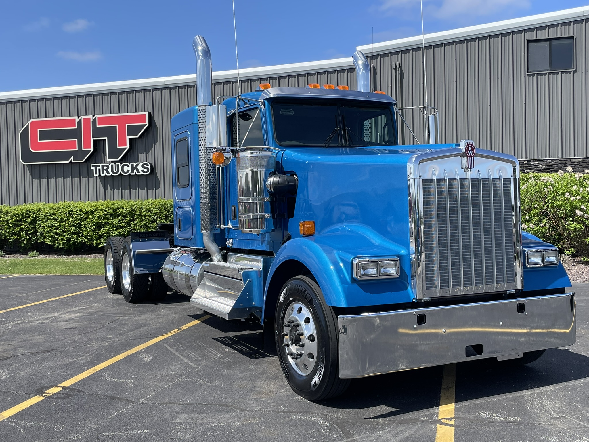 2027 KENWORTH W900 - image 3 of 6