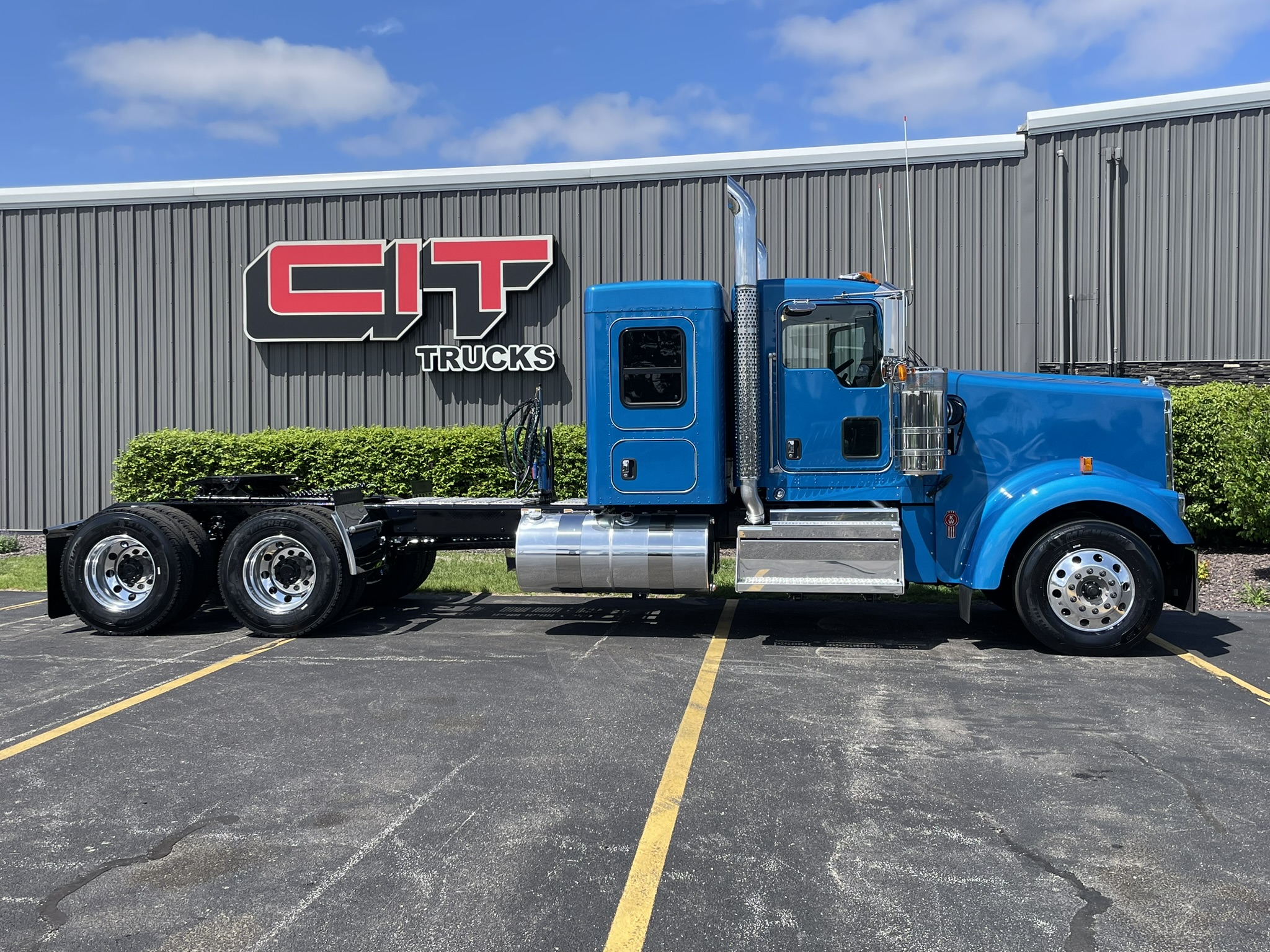 2027 KENWORTH W900 - image 4 of 6