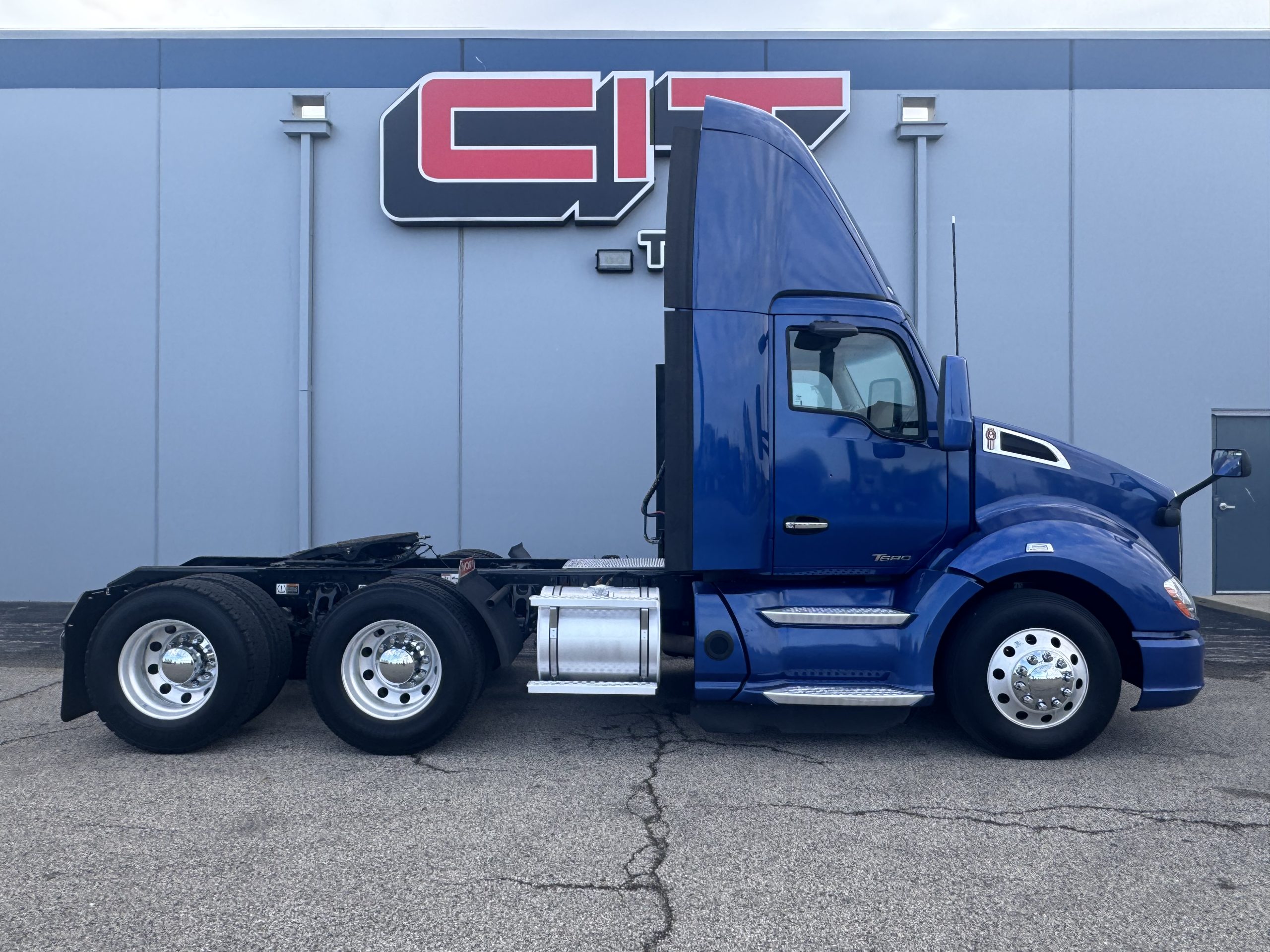 2021 KENWORTH T680 2021 KENWORTH T680 - image 4 of 6
