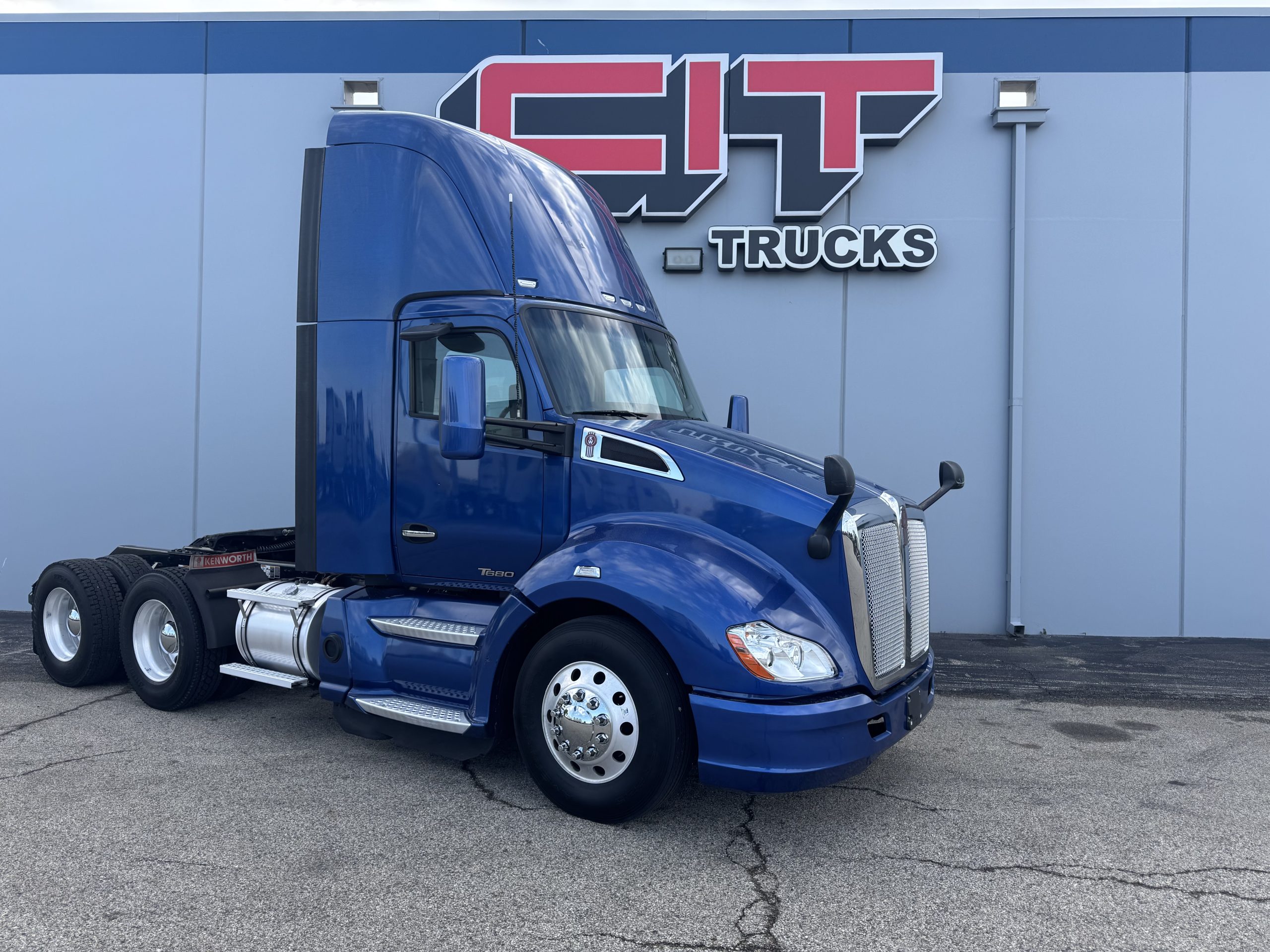 2021 KENWORTH T680 2021 KENWORTH T680 - image 3 of 6