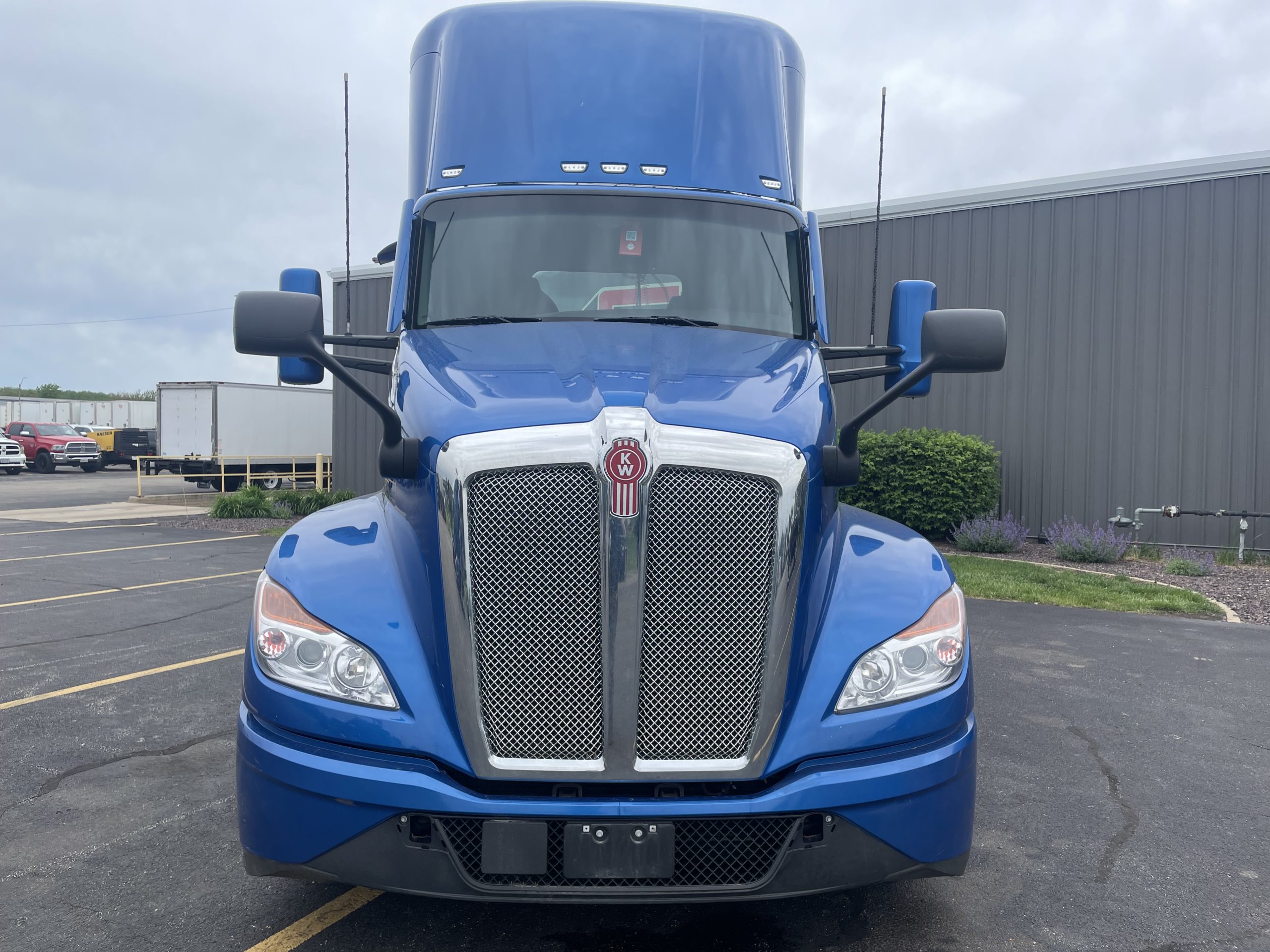 2023 KENWORTH T680 2023 KENWORTH T680 - image 4 of 6