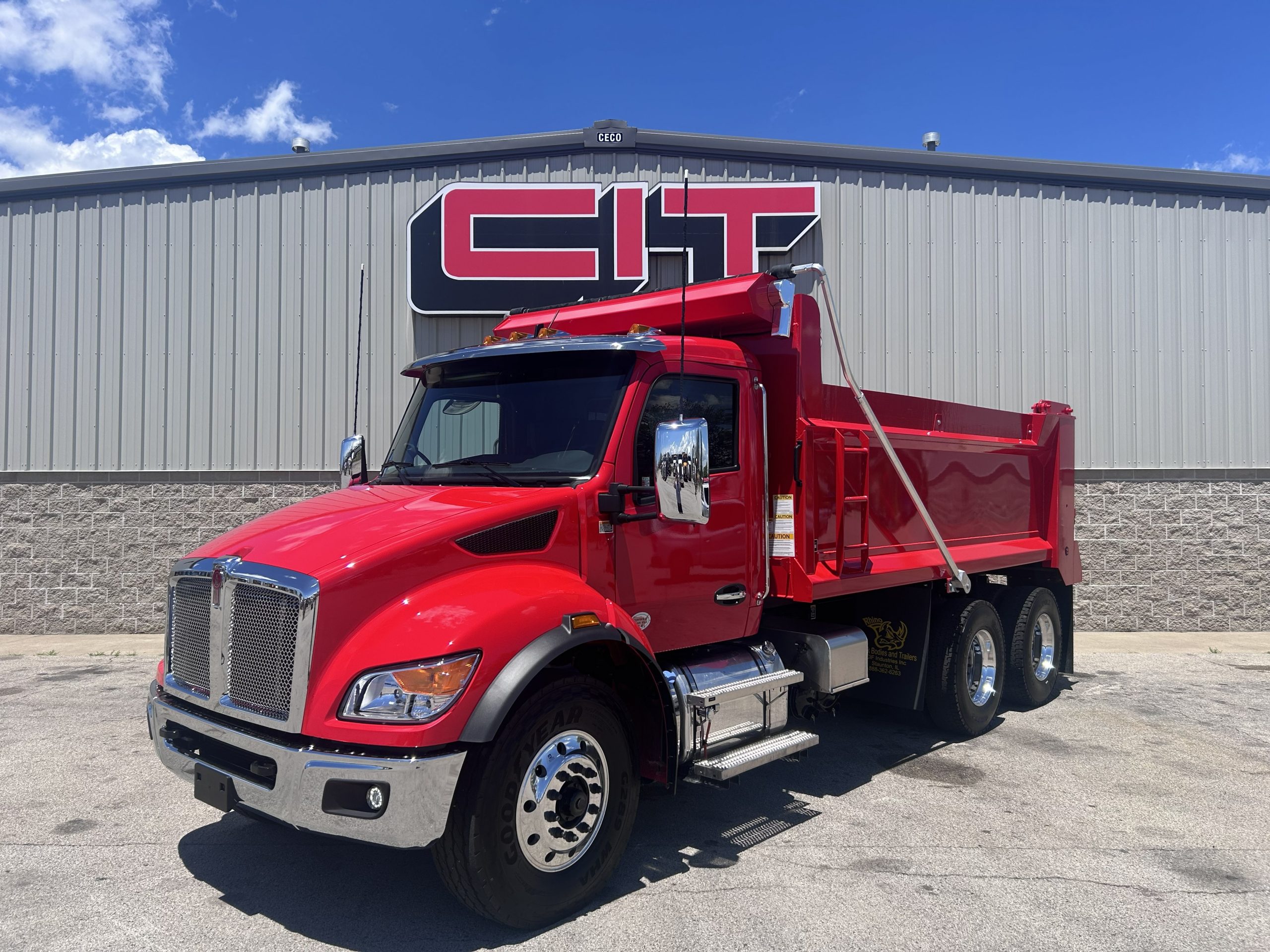 New 14 NEW 2027 KENWORTH T480 DUMP TRUCK - CIT TRUCKS