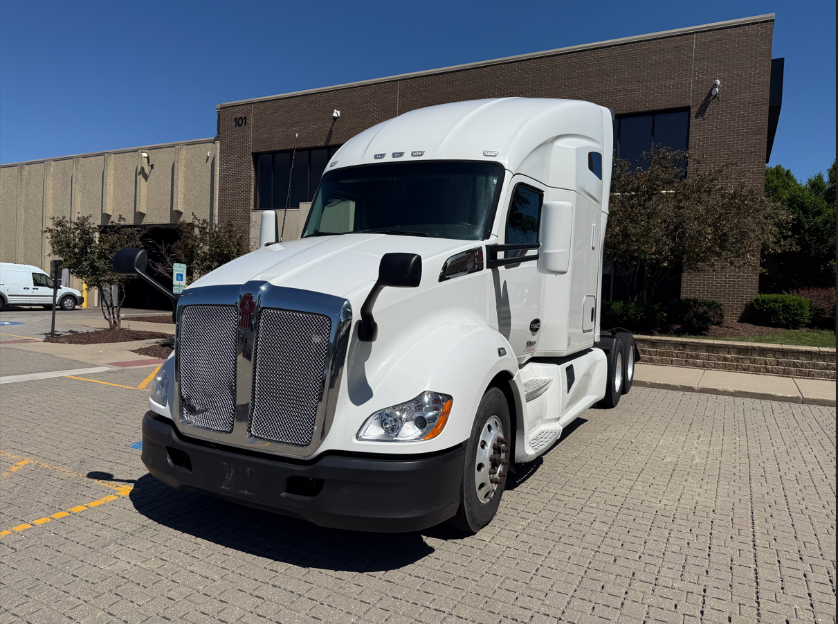 2022 KENWORTH T680 2022 KENWORTH T680 - image 1 of 6
