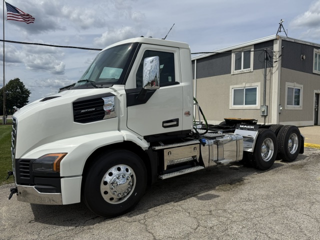 image1 NEW 2027 MACK ANTHEM DAY CAB - CIT TRUCKS