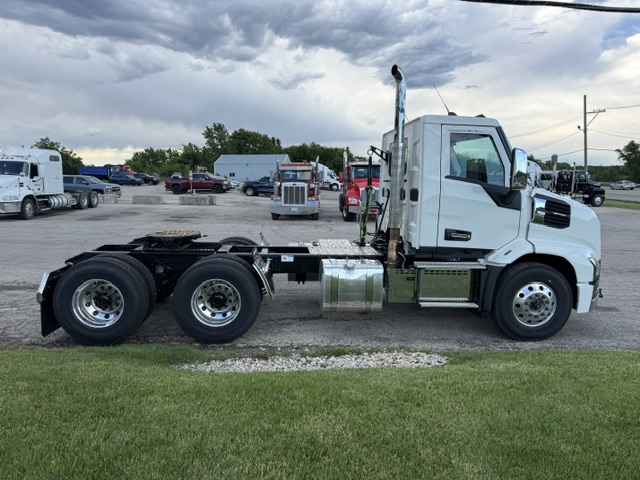 NEW 2027 MACK ANTHEM NEW 2027 MACK ANTHEM - image 4 of 6