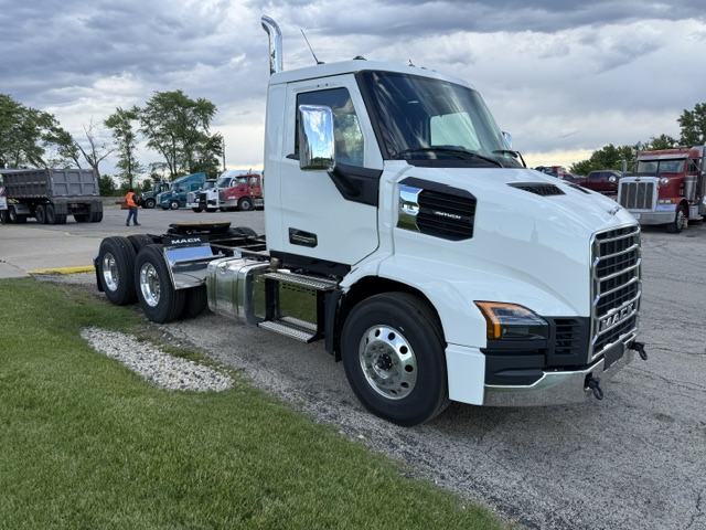 NEW 2027 MACK ANTHEM NEW 2027 MACK ANTHEM - image 3 of 6