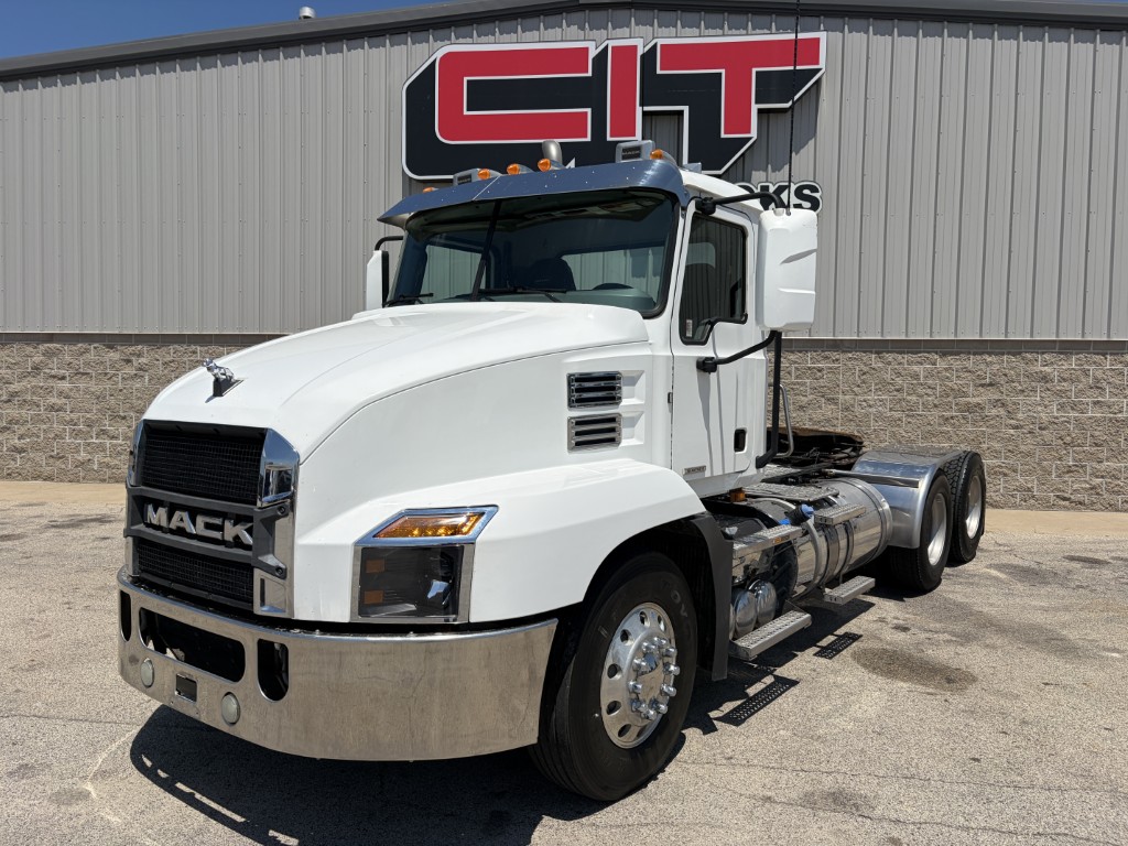 2020 MACK ANTHEM - image 1 of 6