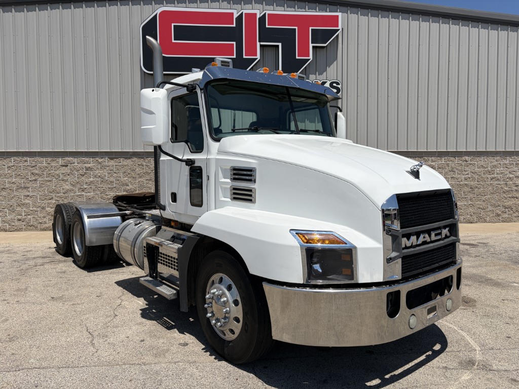 2020 MACK ANTHEM - image 3 of 6