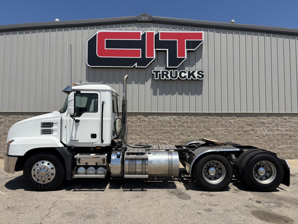 2020 MACK ANTHEM - image 4 of 6