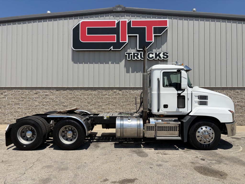 2020 MACK ANTHEM - image 5 of 6