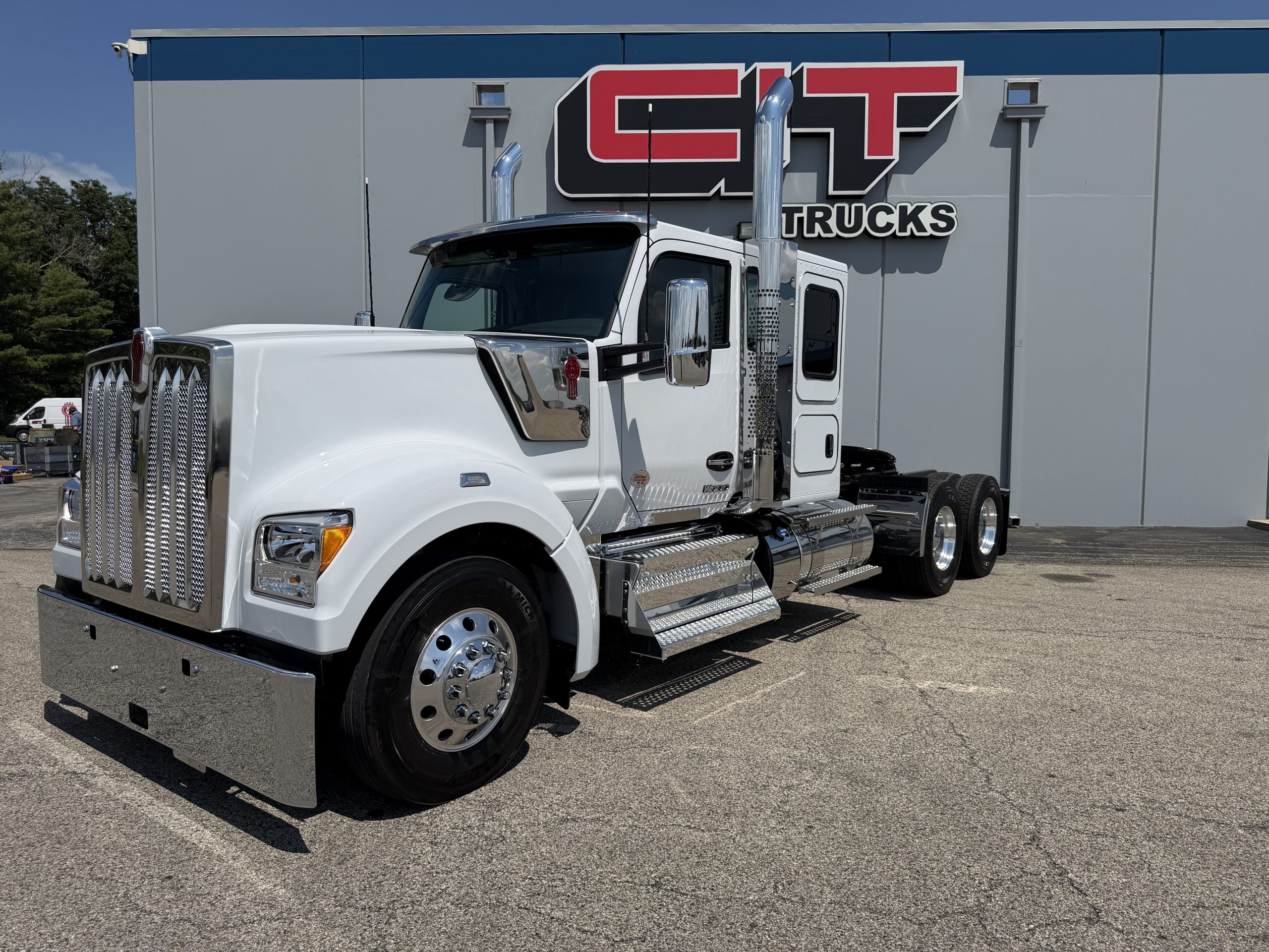 IMG_2931 NEW 2027 KENWORTH W990 SLEEPER - CIT TRUCKS