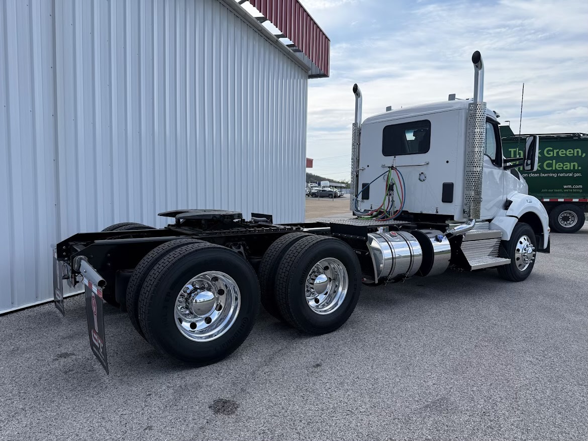 NEW 2027 KENWORTH T880 NEW 2027 KENWORTH T880 - image 4 of 6