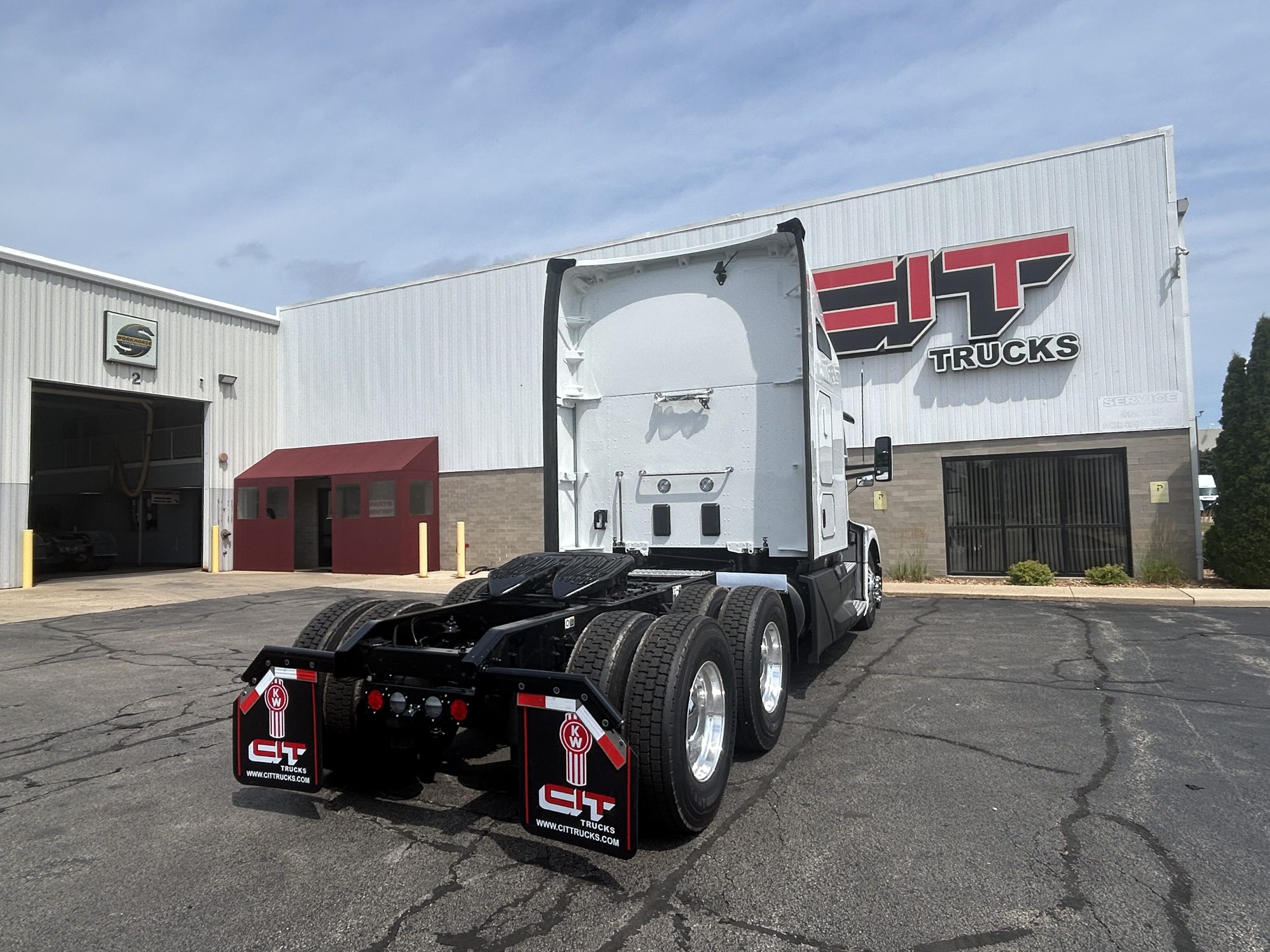 NEW 2027 KENWORTH T680 NEW 2027 KENWORTH T680 - image 5 of 6