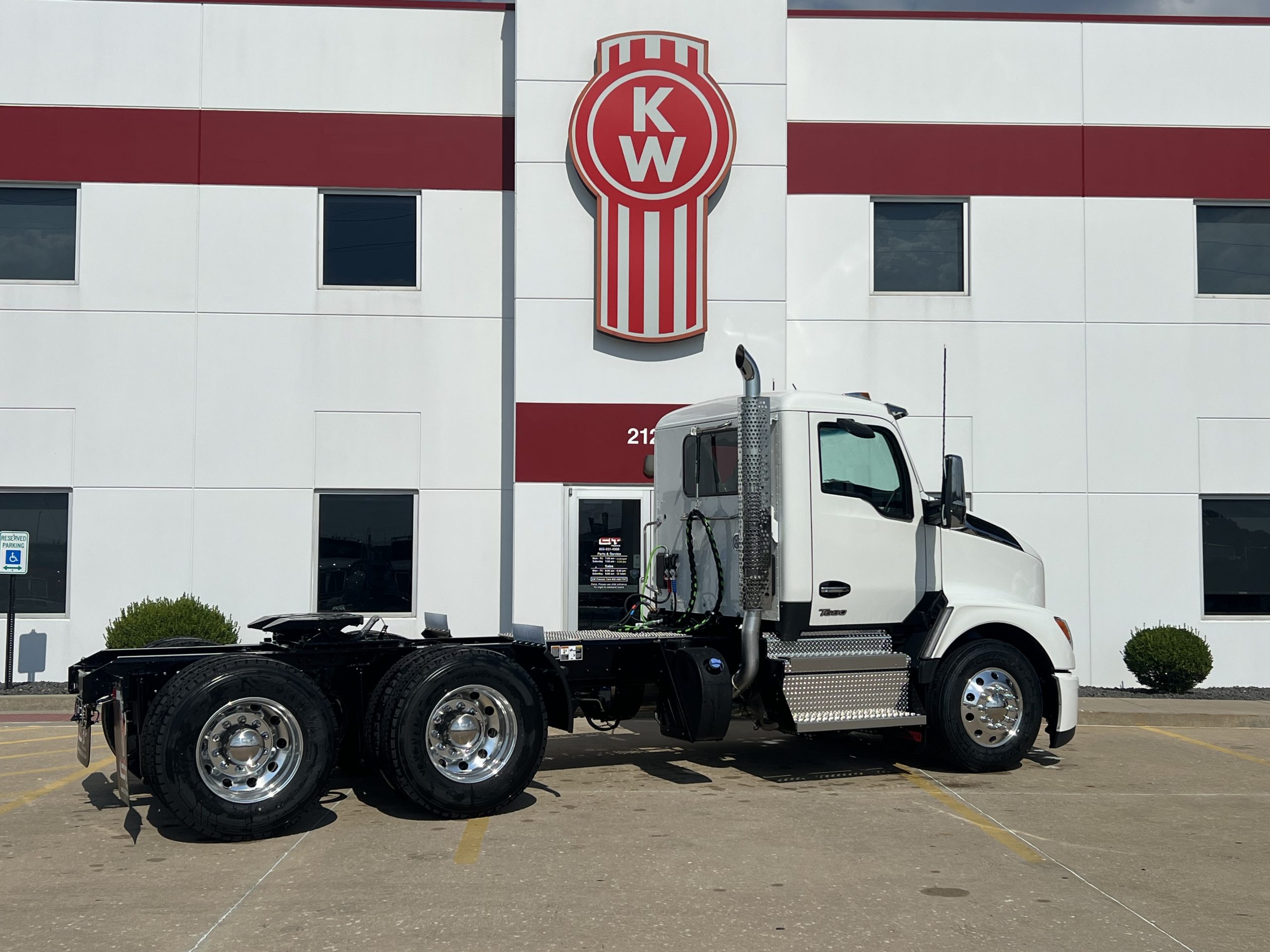 NEW 2027 KENWORTH T680 NEW 2027 KENWORTH T680 - image 5 of 6