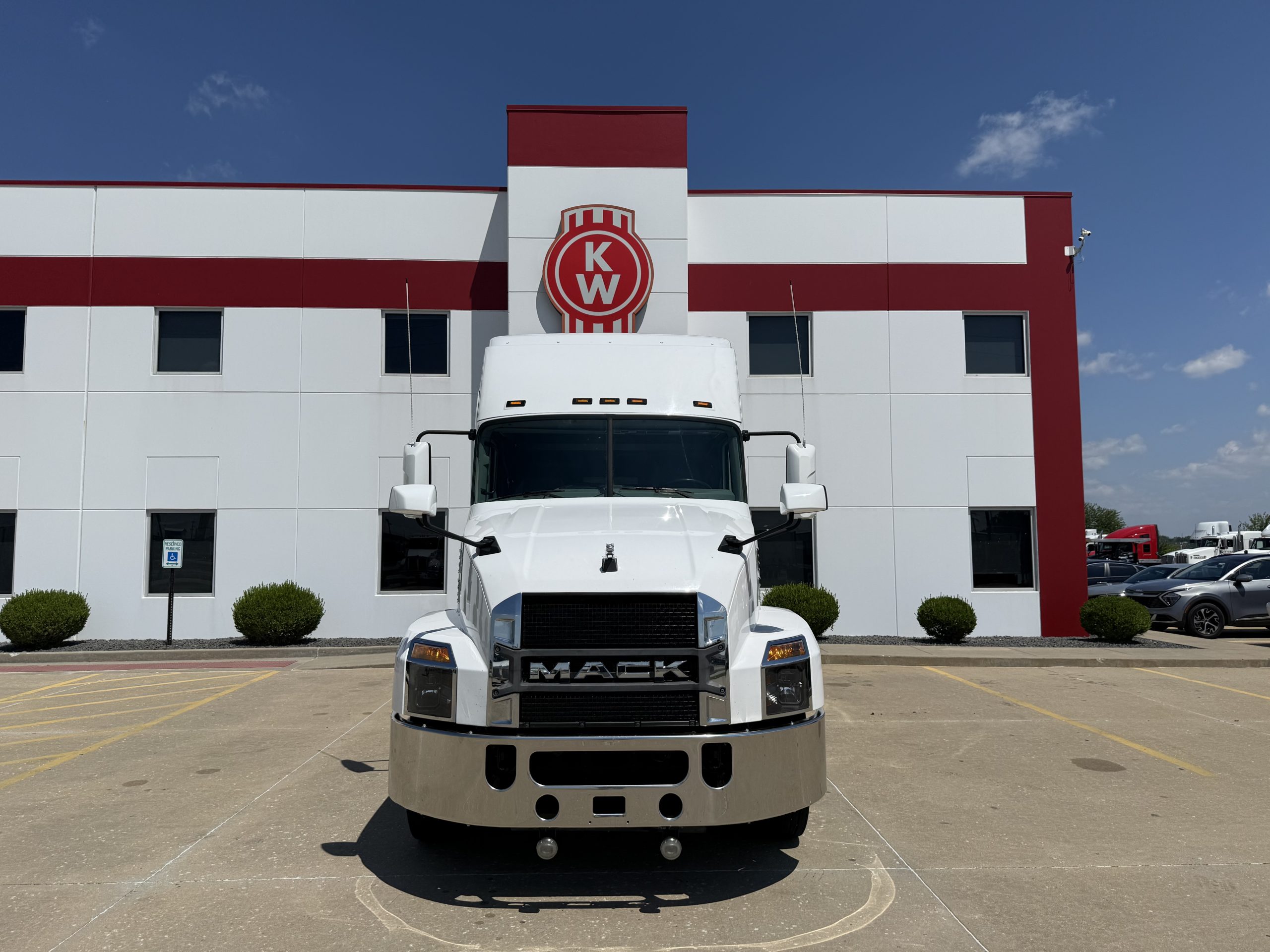 2023 MACK ANTHEM - image 2 of 6