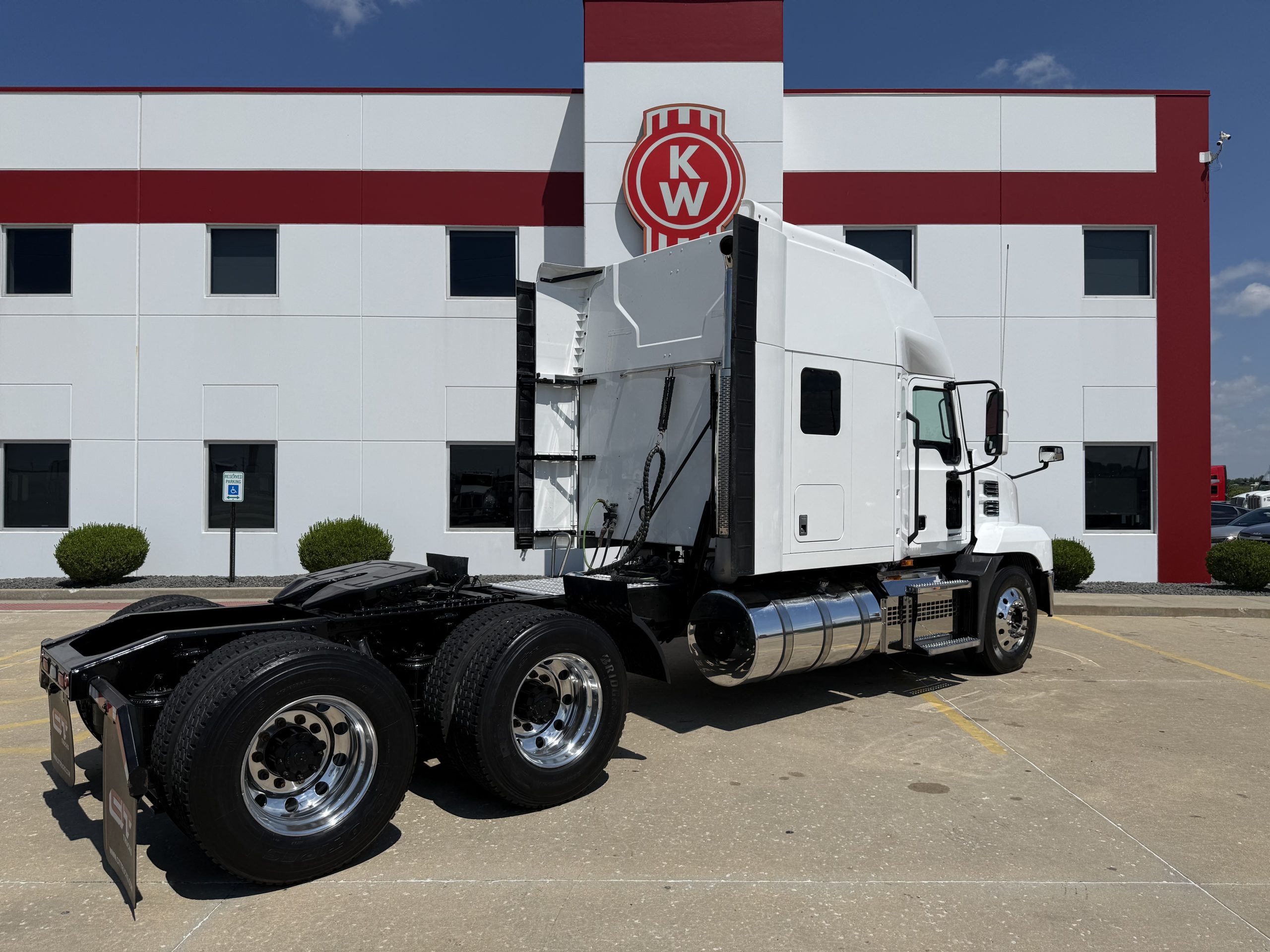 2023 MACK ANTHEM - image 5 of 6